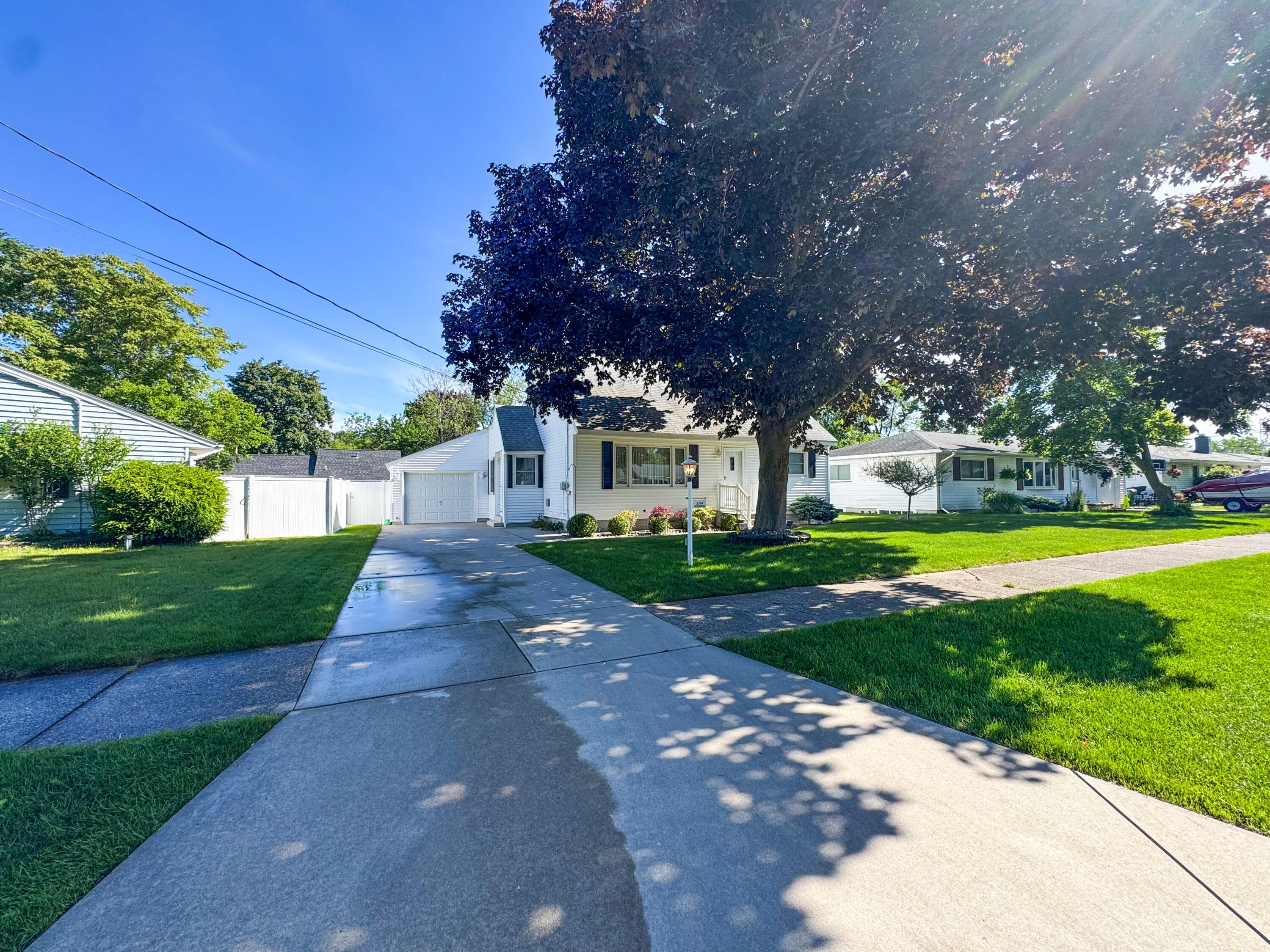 2304 Columbus Avenue Muskegon MI 49441