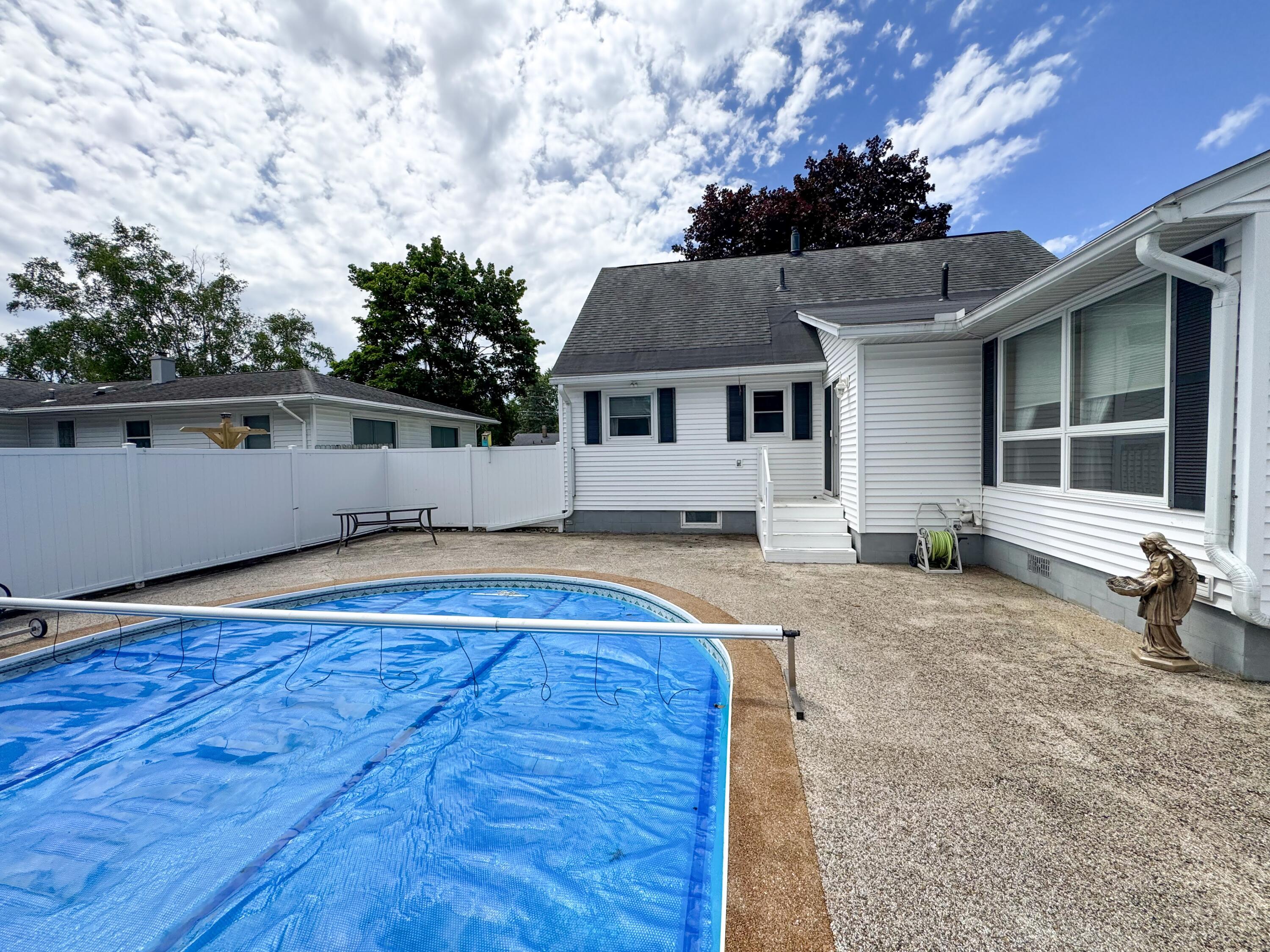 2304 Columbus Avenue Muskegon MI 49441