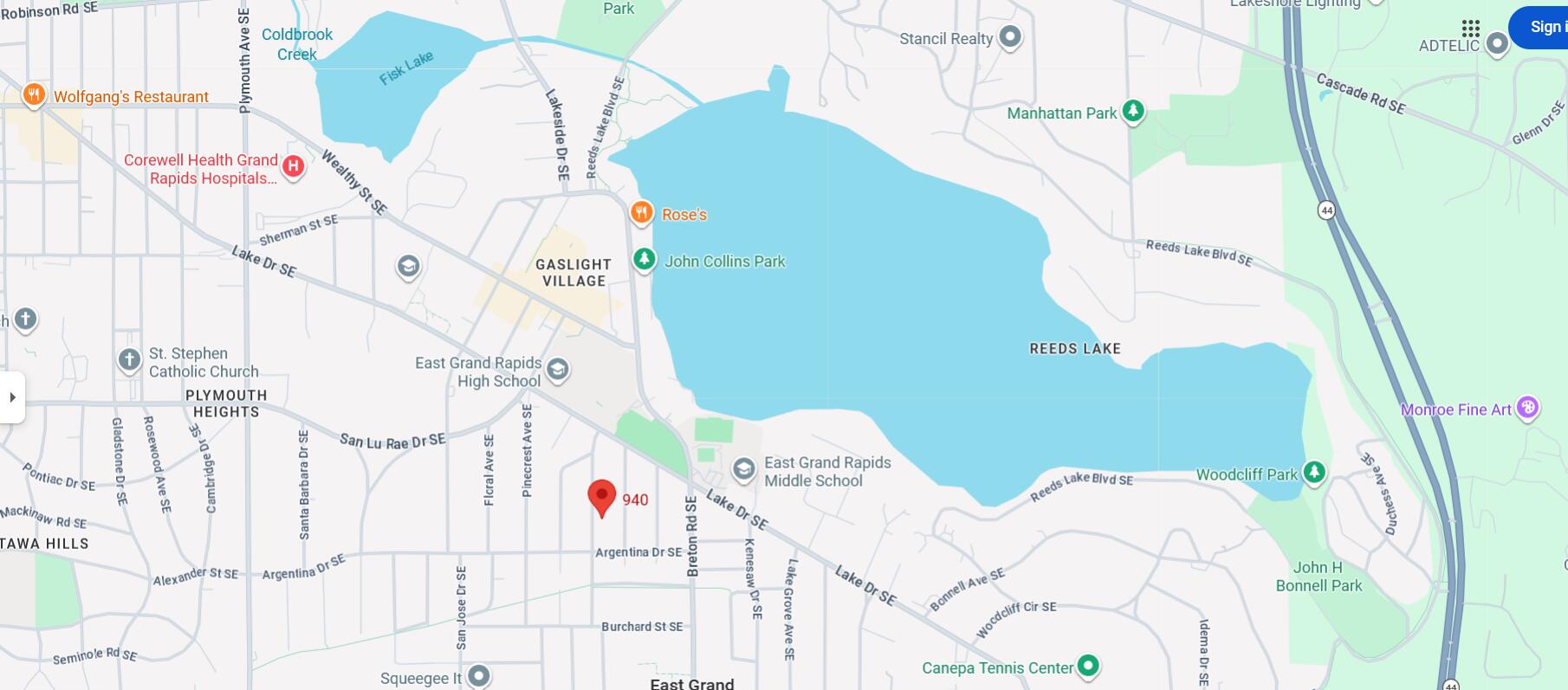940 Lakeside Drive SE East Grand Rapids MI 49506