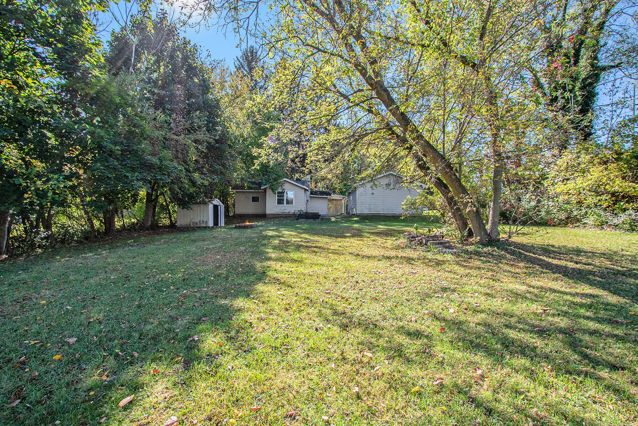 1005 E Front Street Buchanan MI 49107
