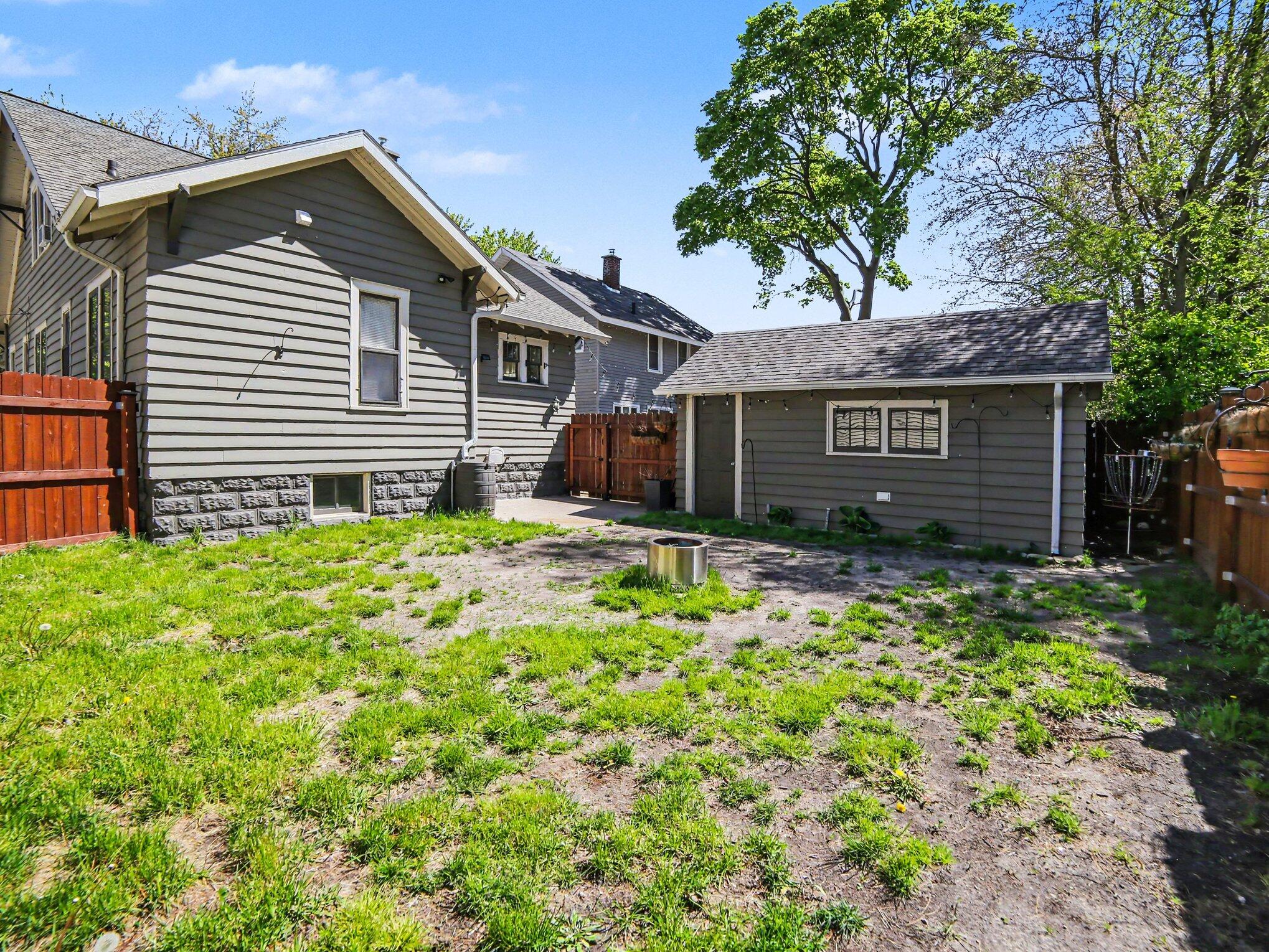 921 Ireland Avenue Muskegon MI 49441