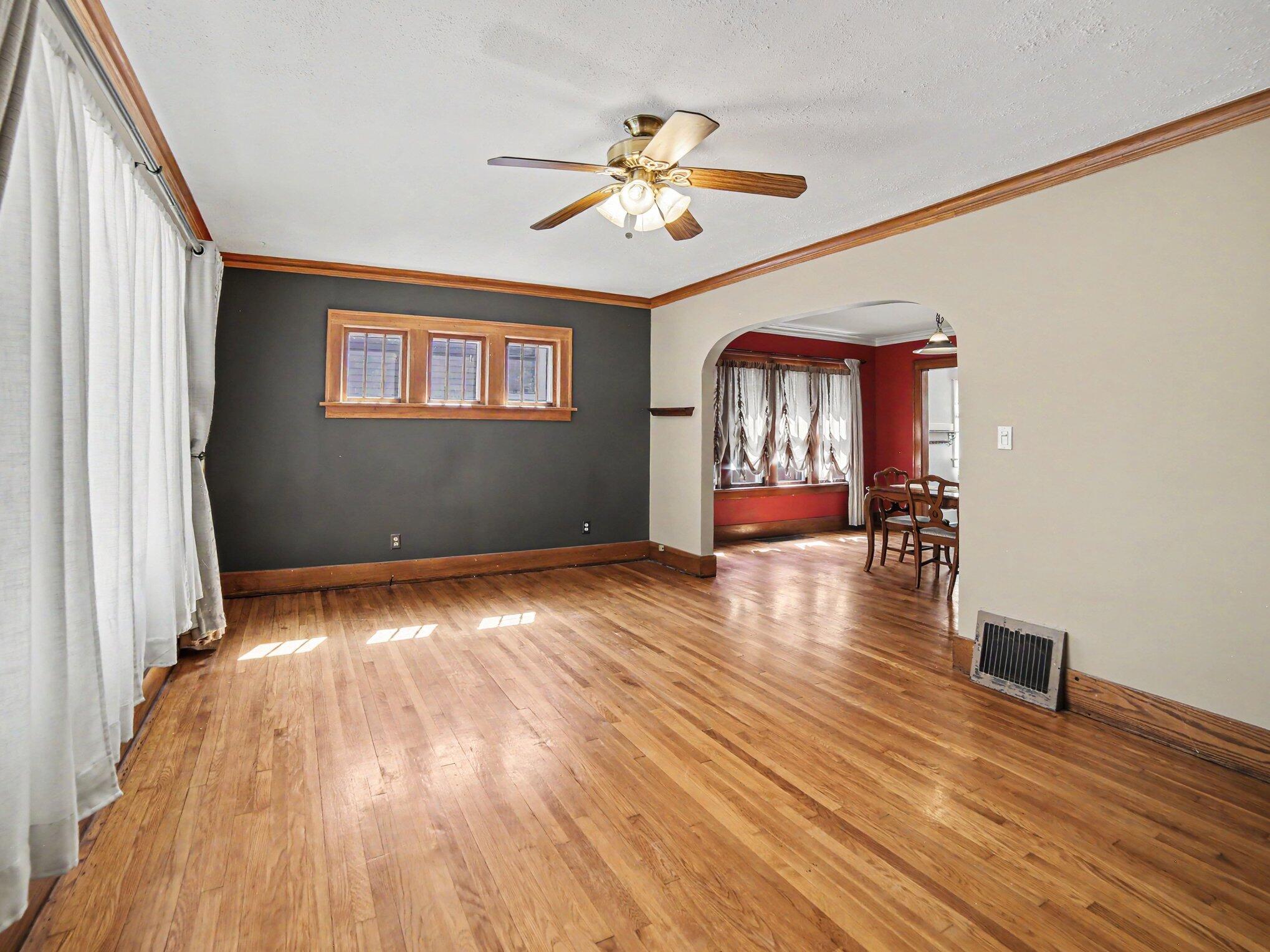921 Ireland Avenue Muskegon MI 49441