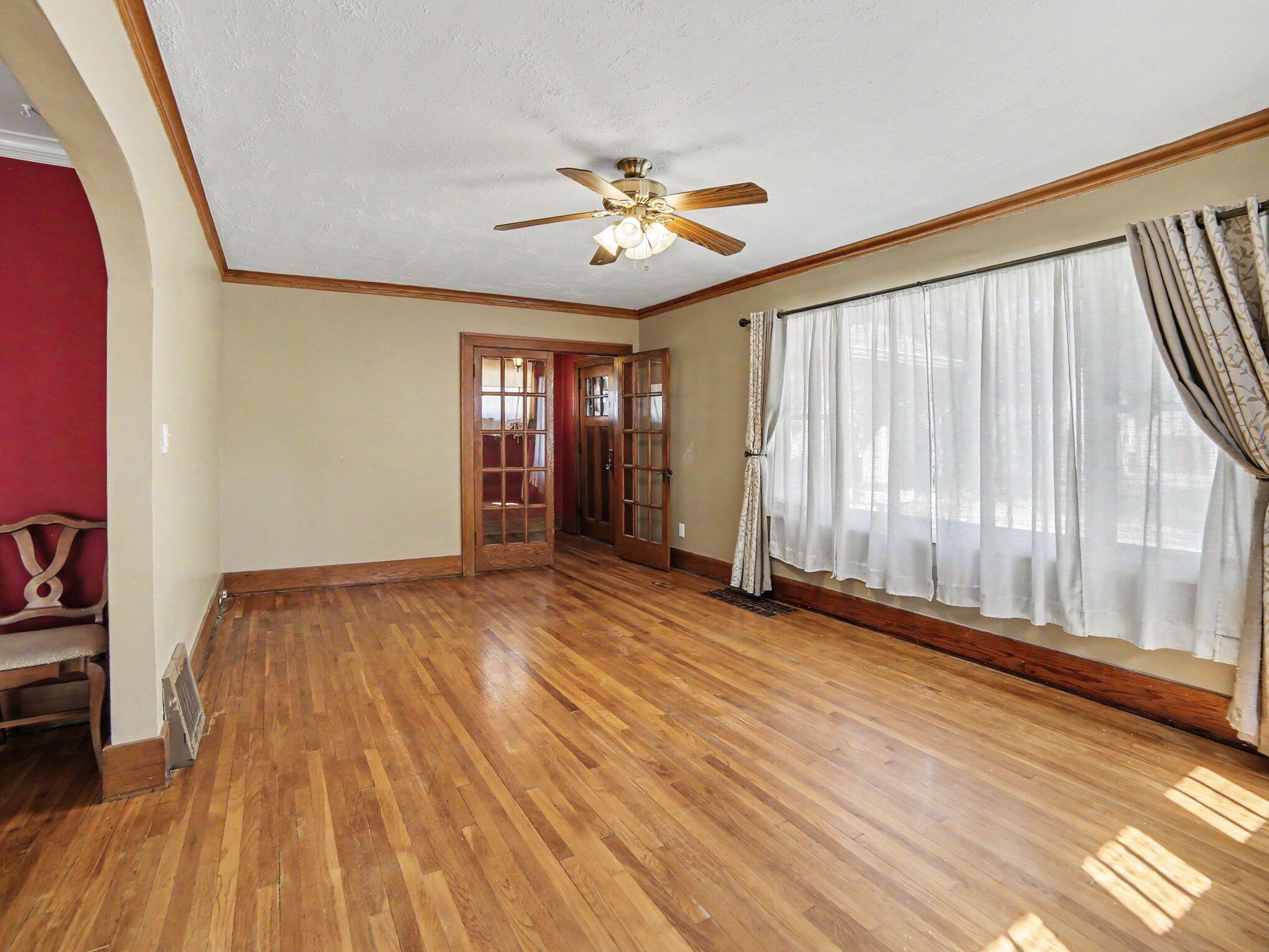 921 Ireland Avenue Muskegon MI 49441