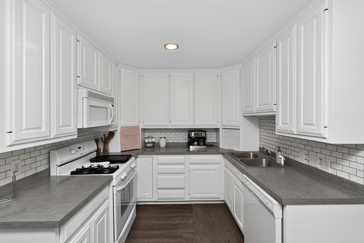 52464 Twin Lakeview Drive Dowagiac MI 49047