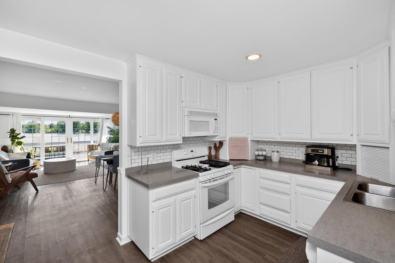 52464 Twin Lakeview Drive Dowagiac MI 49047
