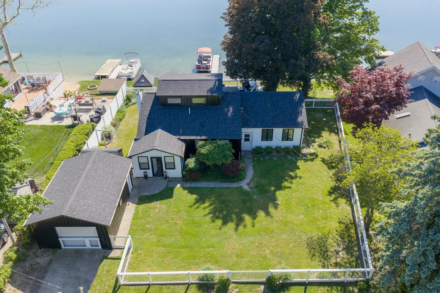 52464 Twin Lakeview Drive Dowagiac MI 49047