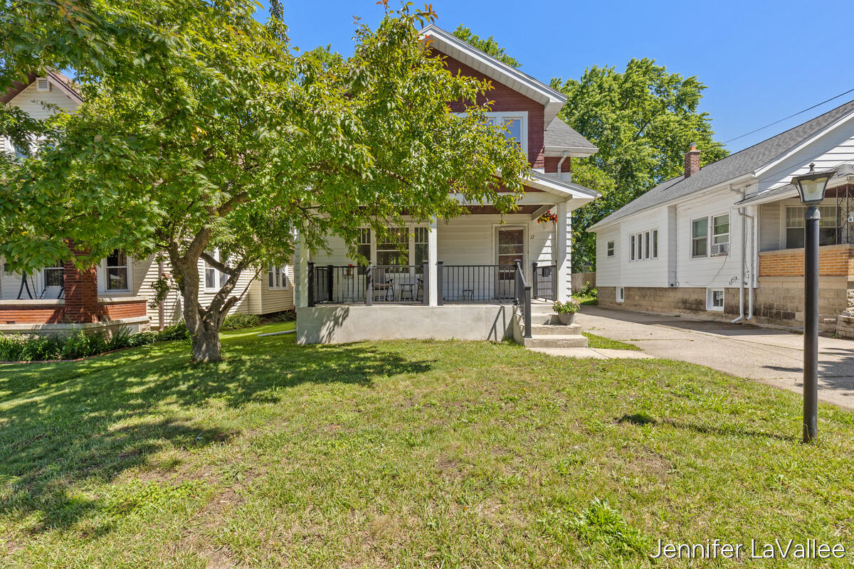 17 Burr Oak Street NE Grand Rapids MI 49505