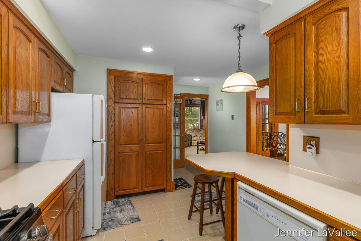 17 Burr Oak Street NE Grand Rapids MI 49505