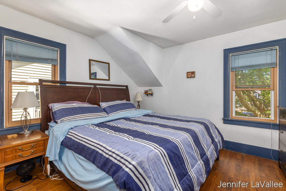 17 Burr Oak Street NE Grand Rapids MI 49505