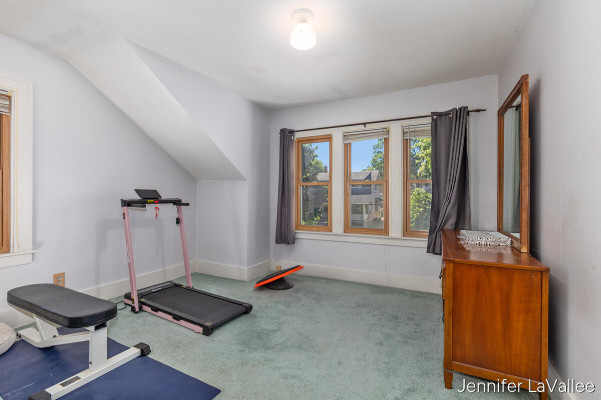 17 Burr Oak Street NE Grand Rapids MI 49505