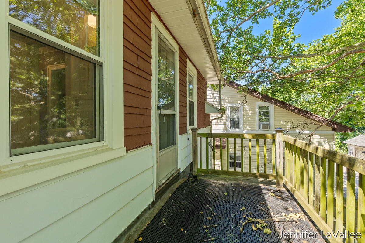 17 Burr Oak Street NE Grand Rapids MI 49505