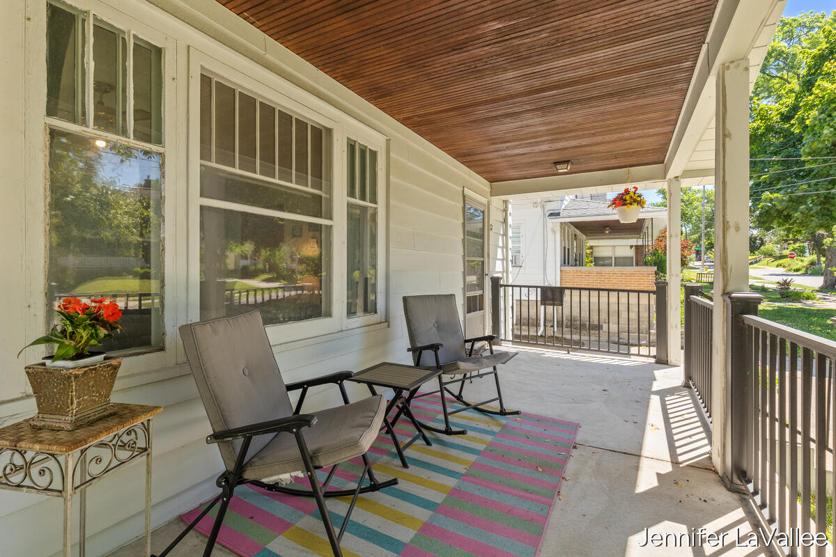 17 Burr Oak Street NE Grand Rapids MI 49505