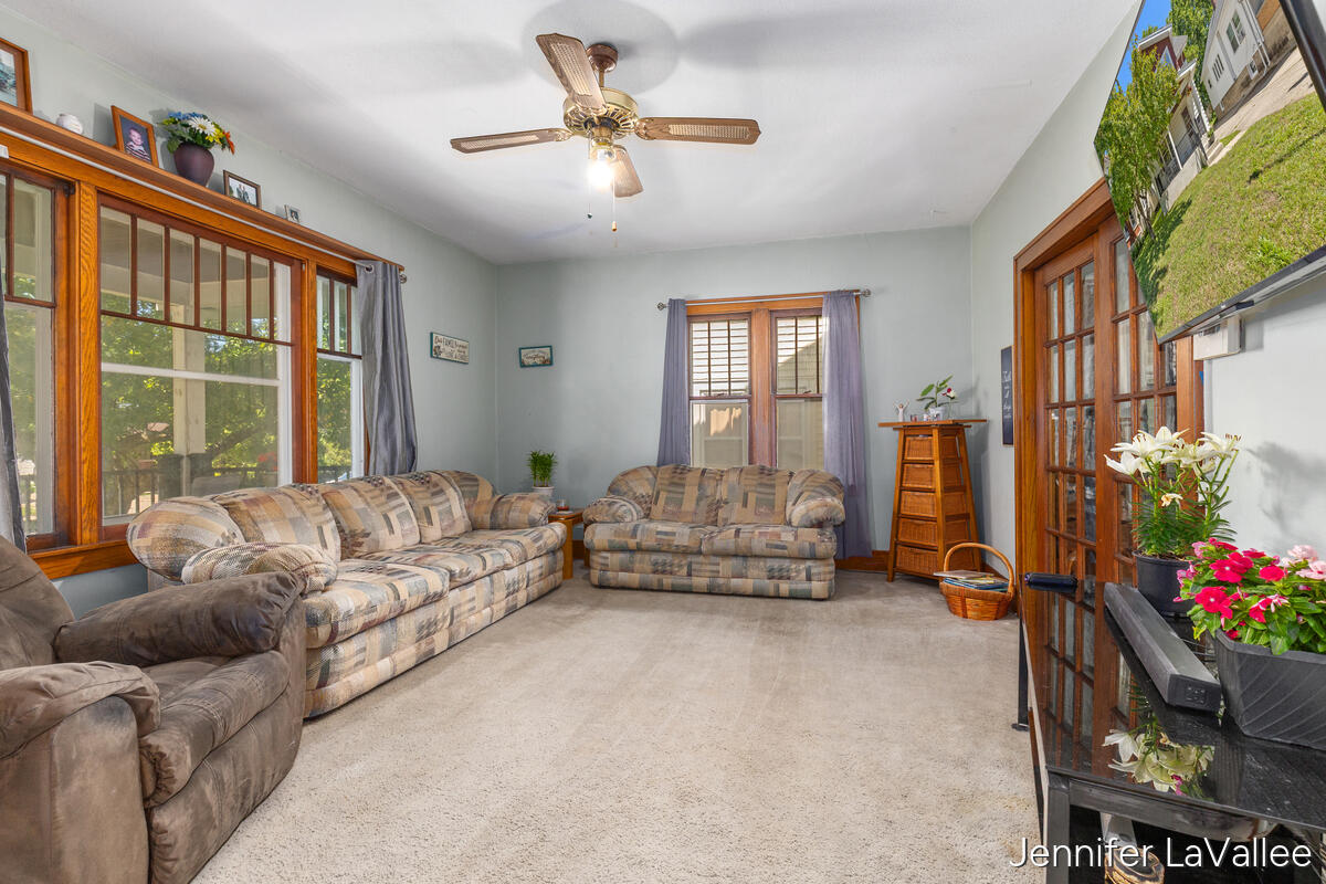 17 Burr Oak Street NE Grand Rapids MI 49505