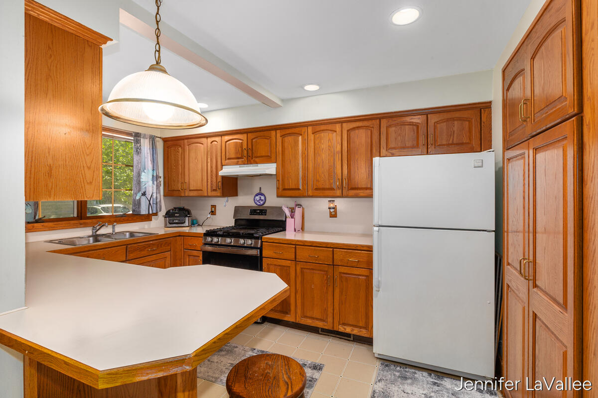 17 Burr Oak Street NE Grand Rapids MI 49505