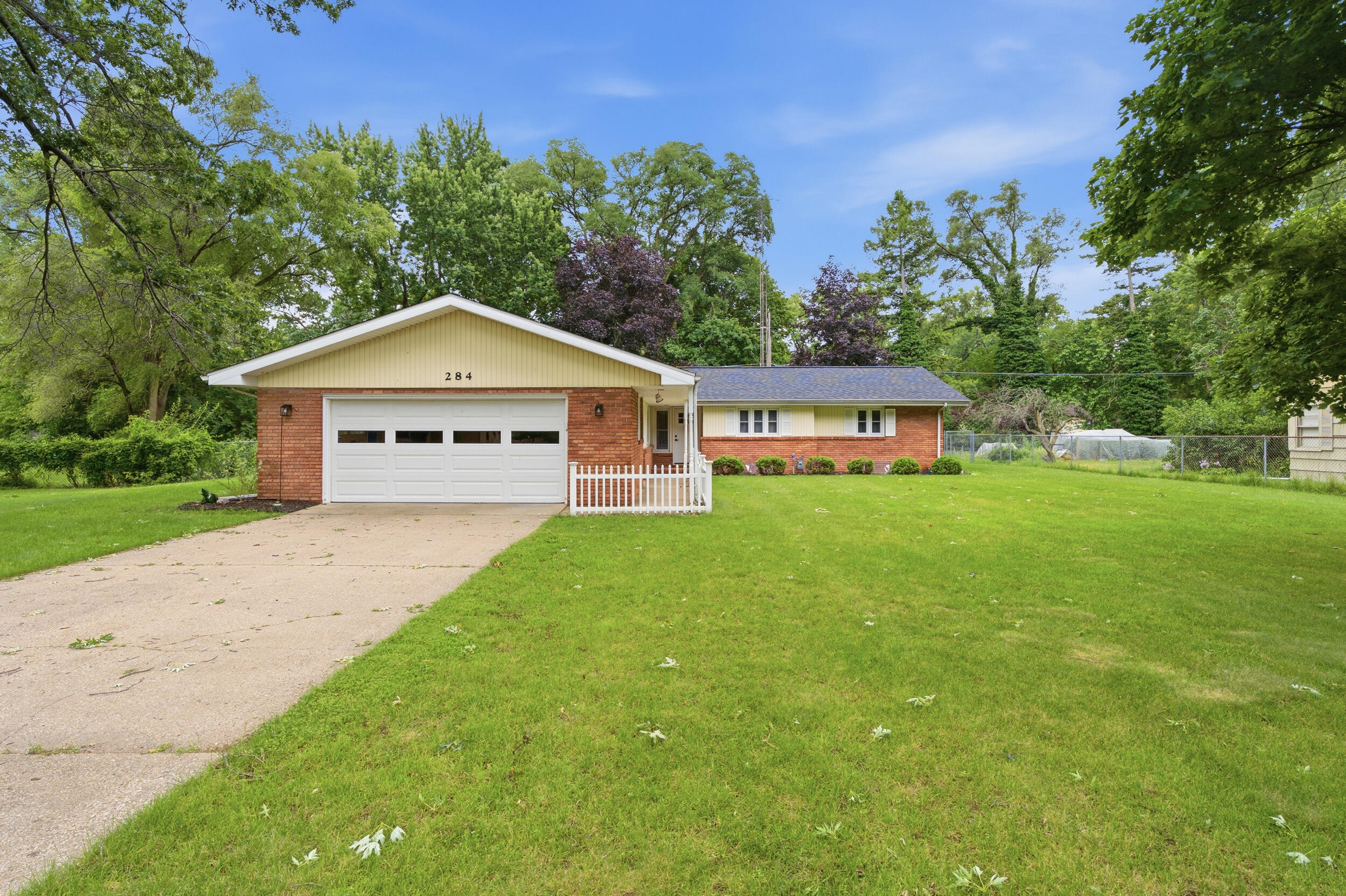 284 Hoover Avenue Benton Harbor MI 49022