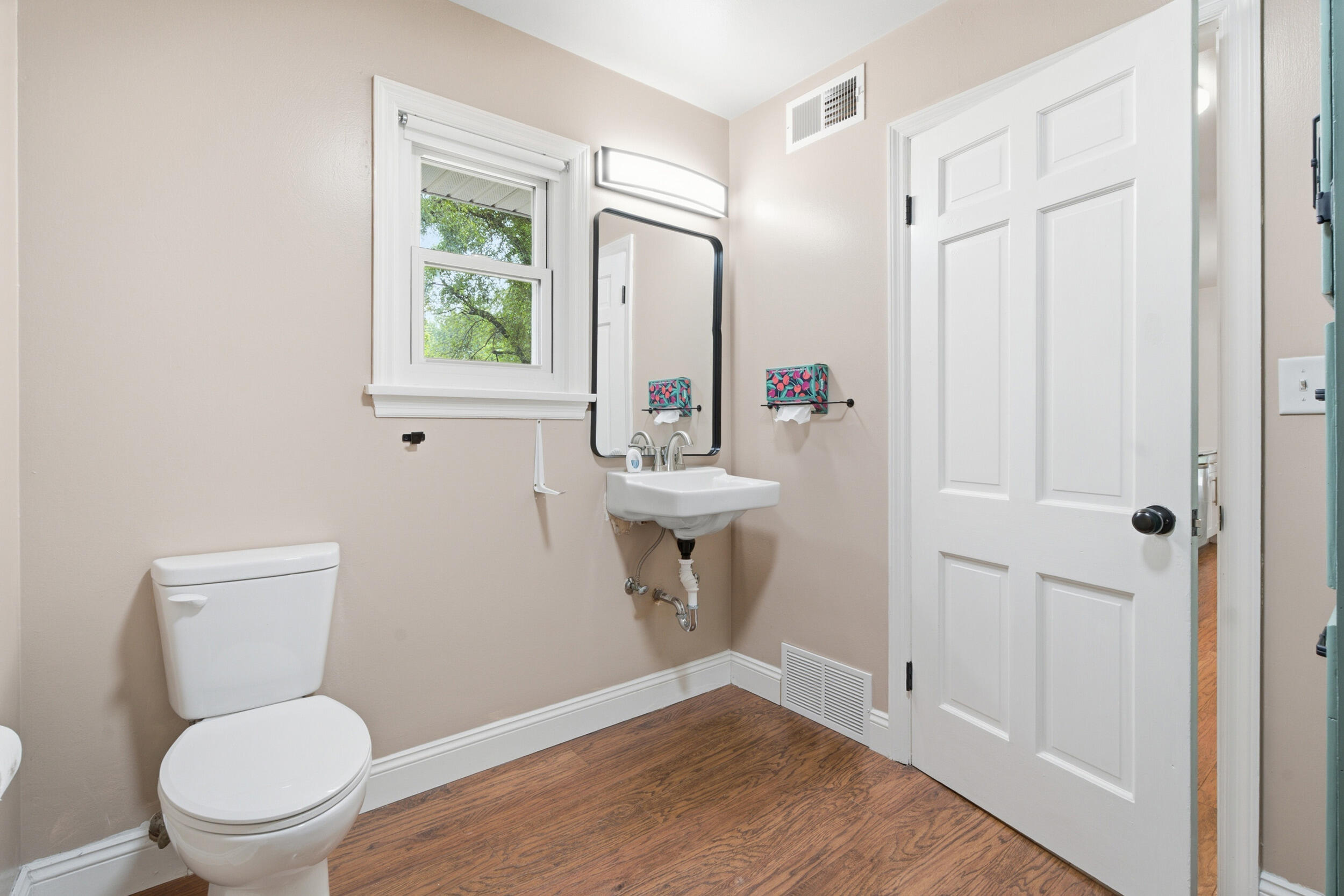 284 Hoover Avenue Benton Harbor MI 49022