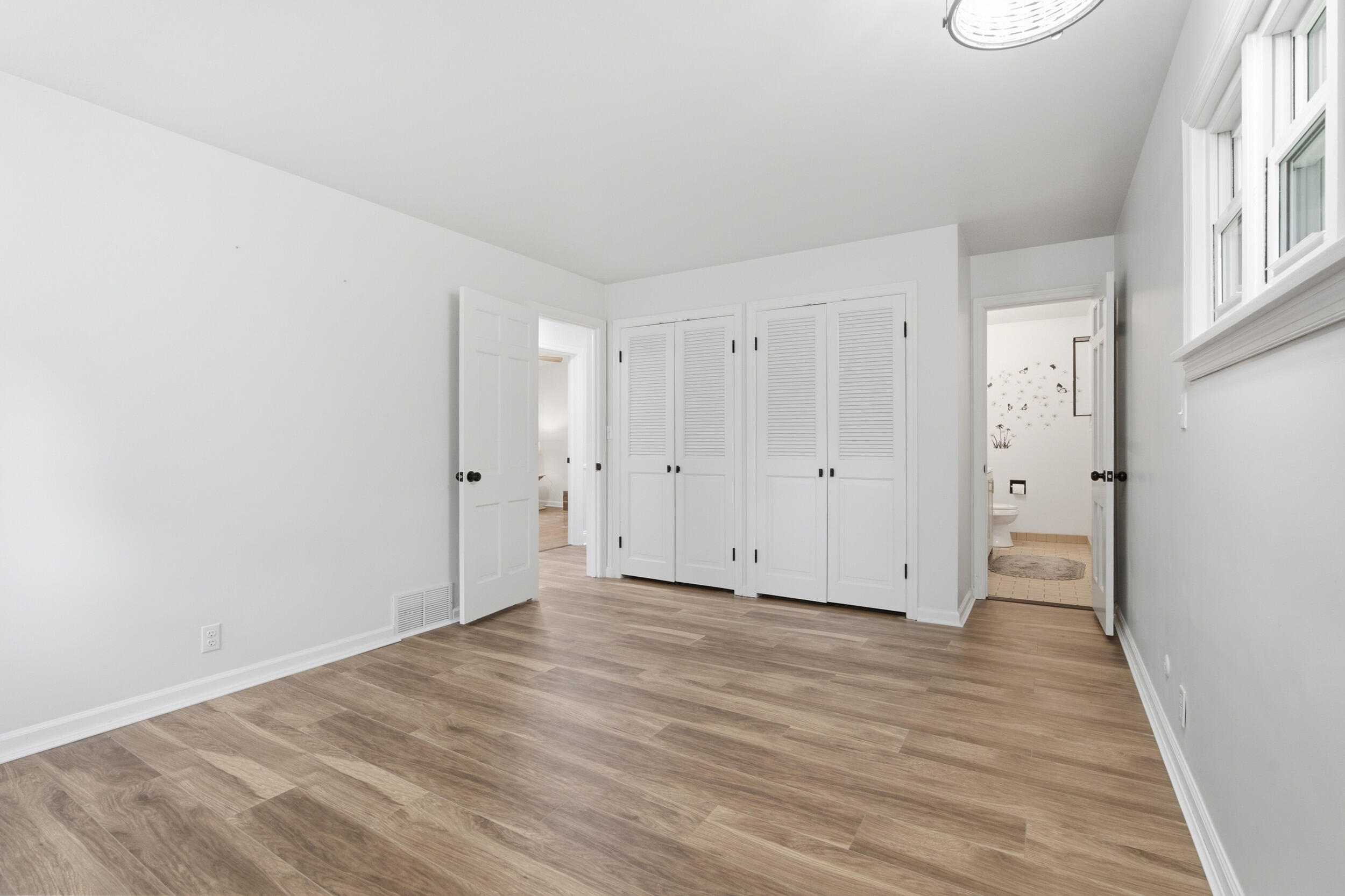 284 Hoover Avenue Benton Harbor MI 49022