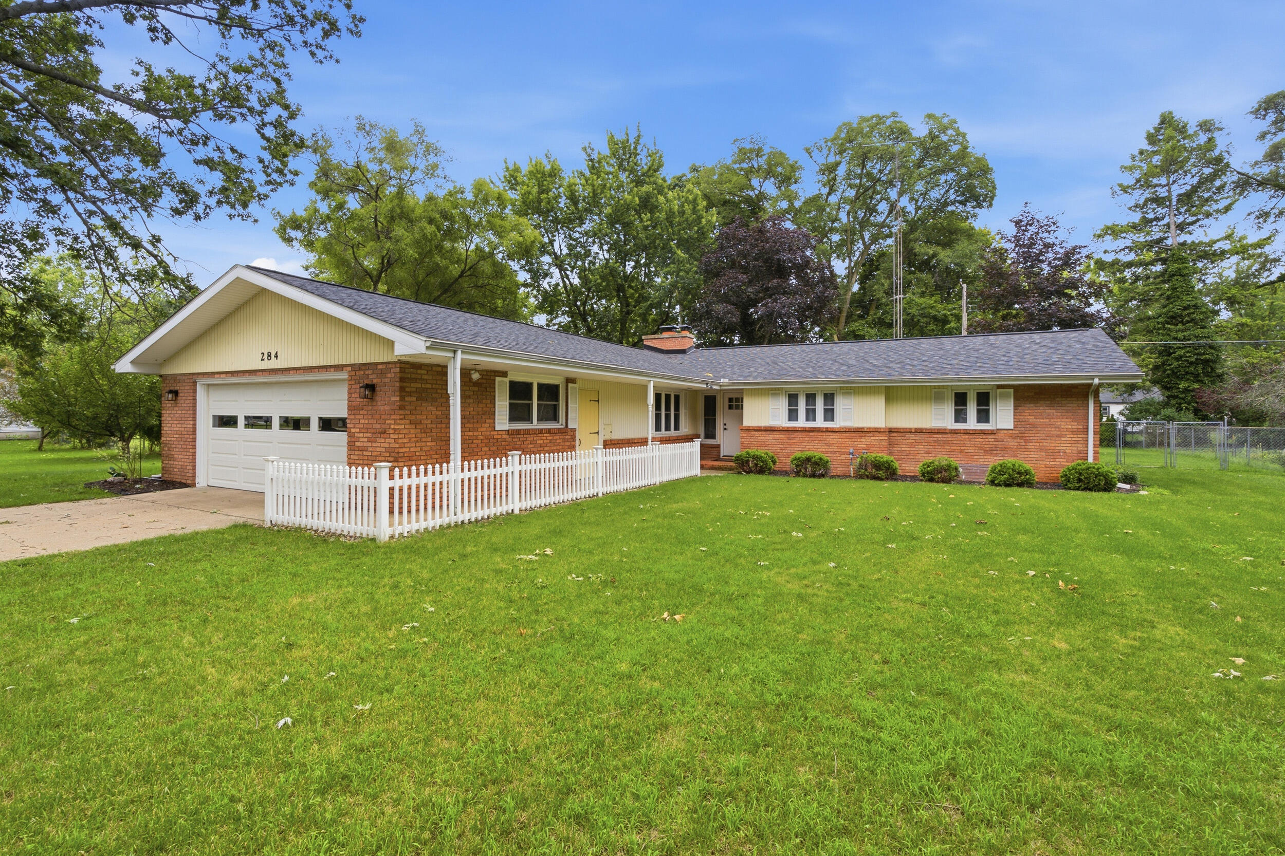 284 Hoover Avenue Benton Harbor MI 49022