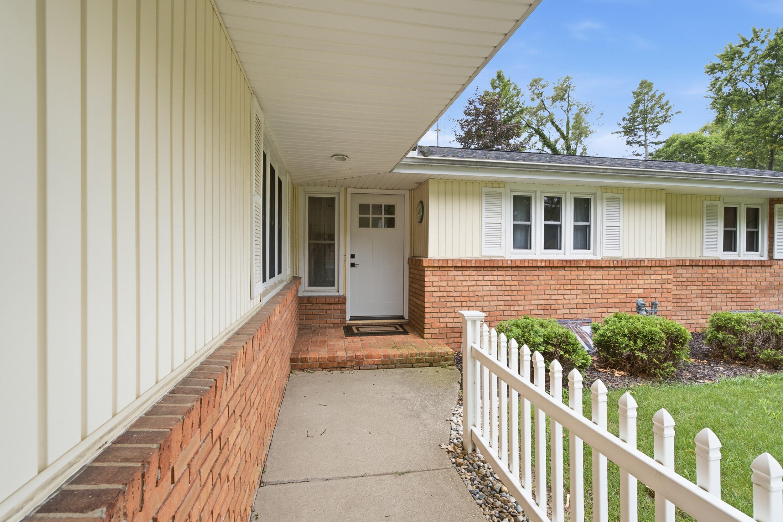 284 Hoover Avenue Benton Harbor MI 49022