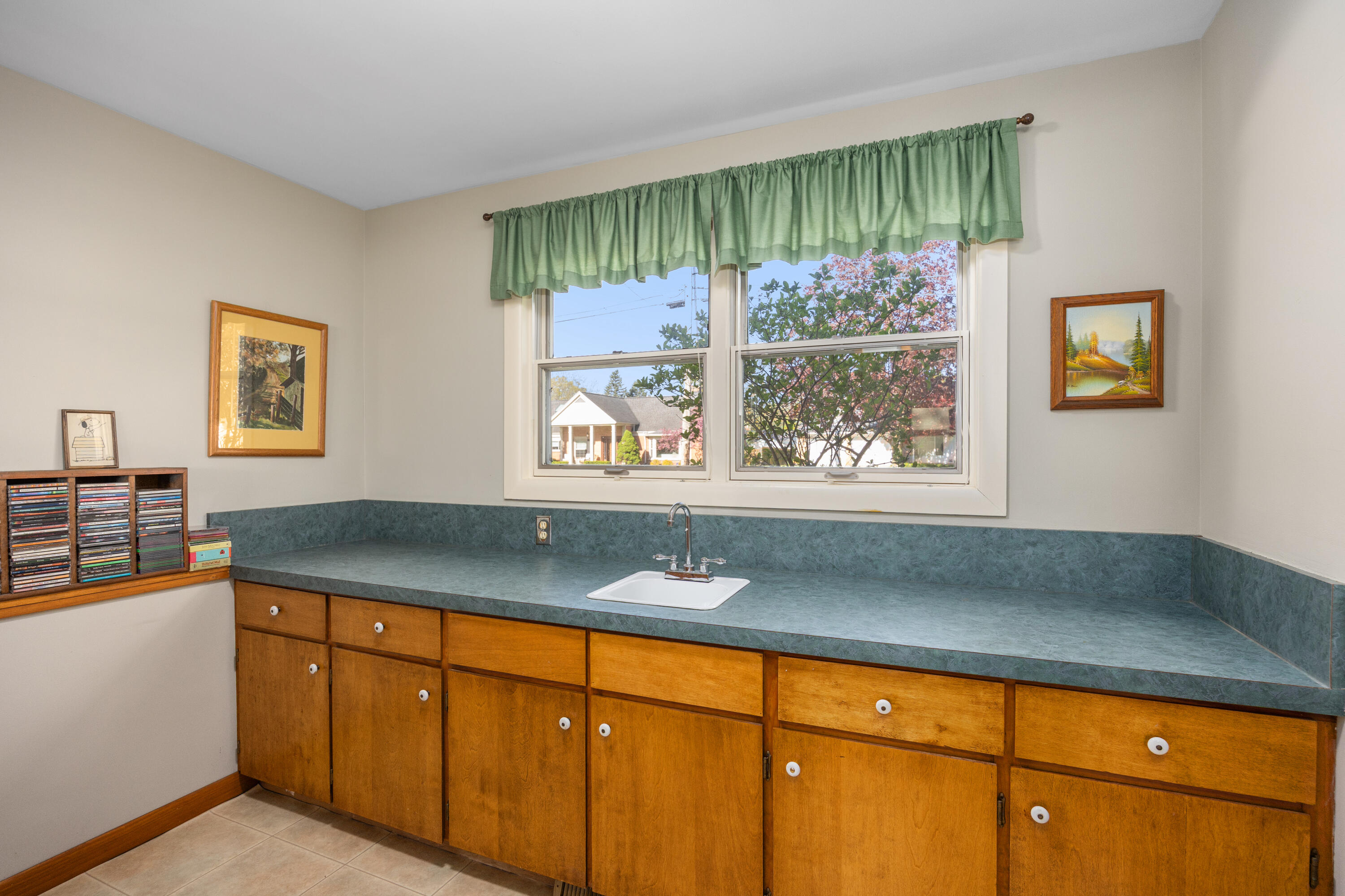 2102 Ontonagon Avenue SE Grand Rapids MI 49506
