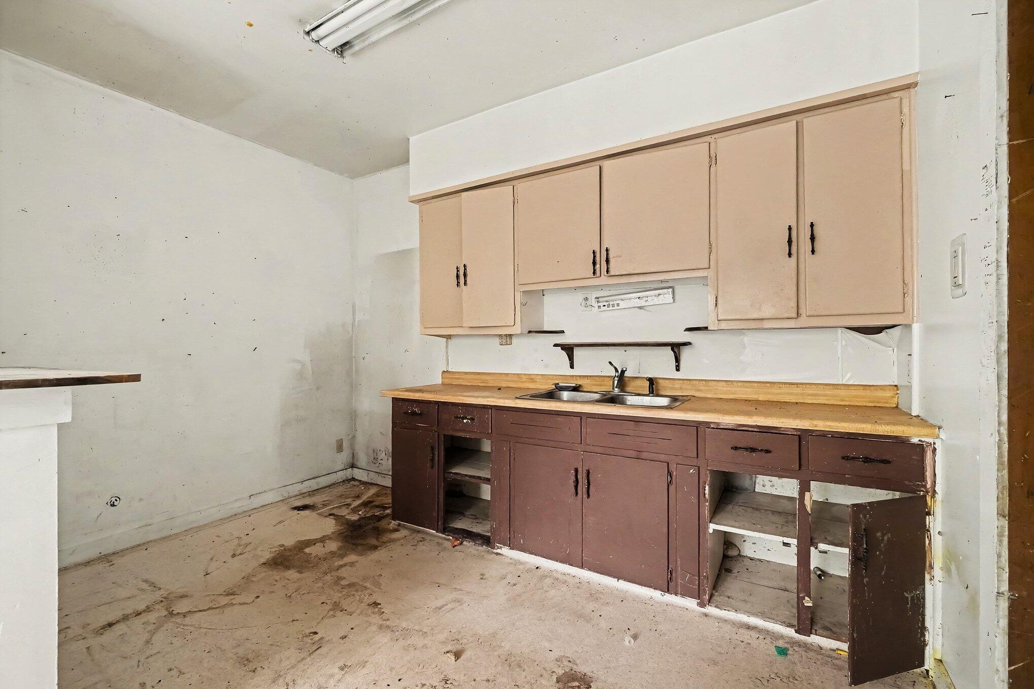 406 E Osterhout Avenue Portage MI 49002