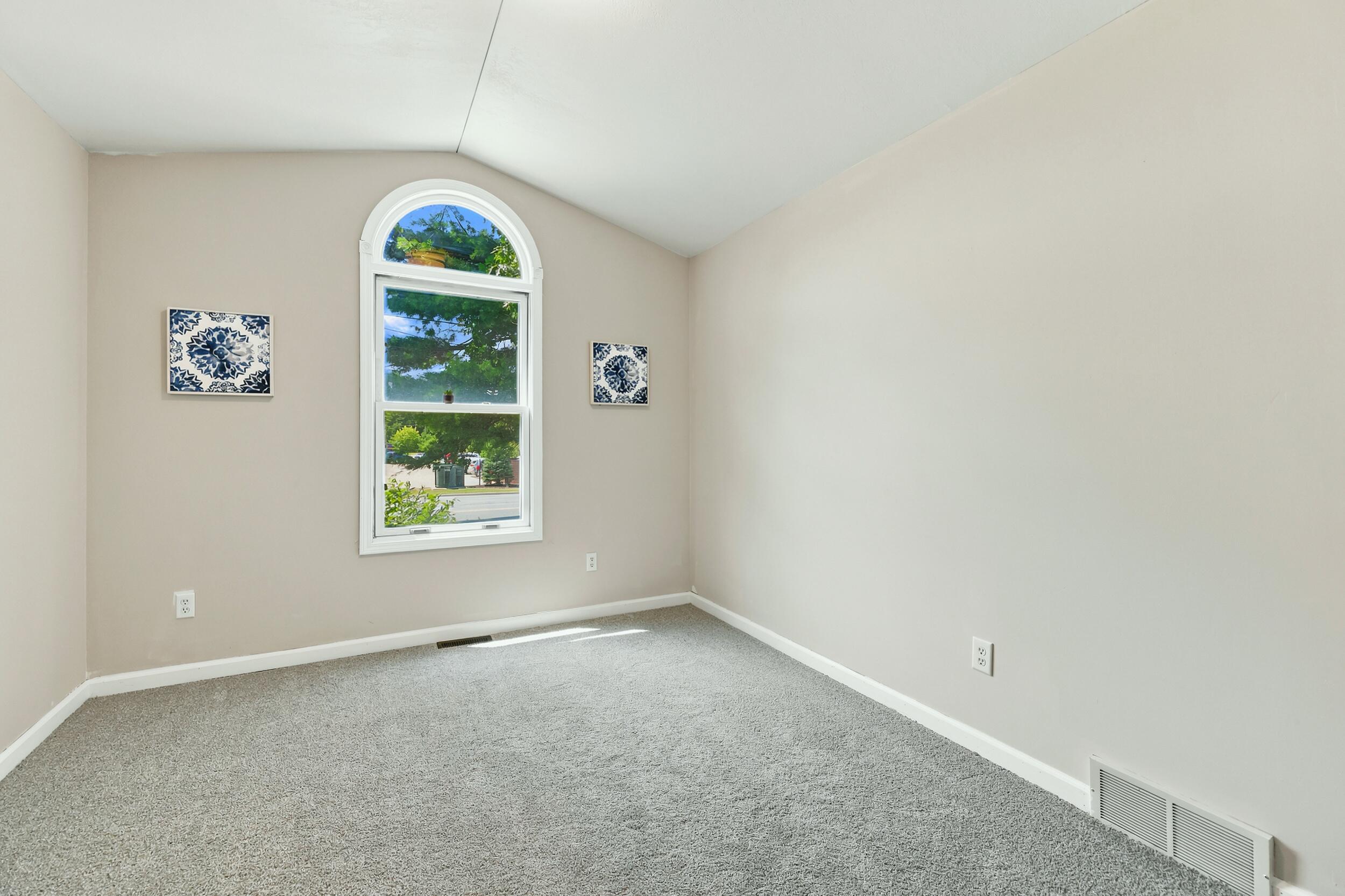 2046 N Roberts Road Muskegon MI 49445
