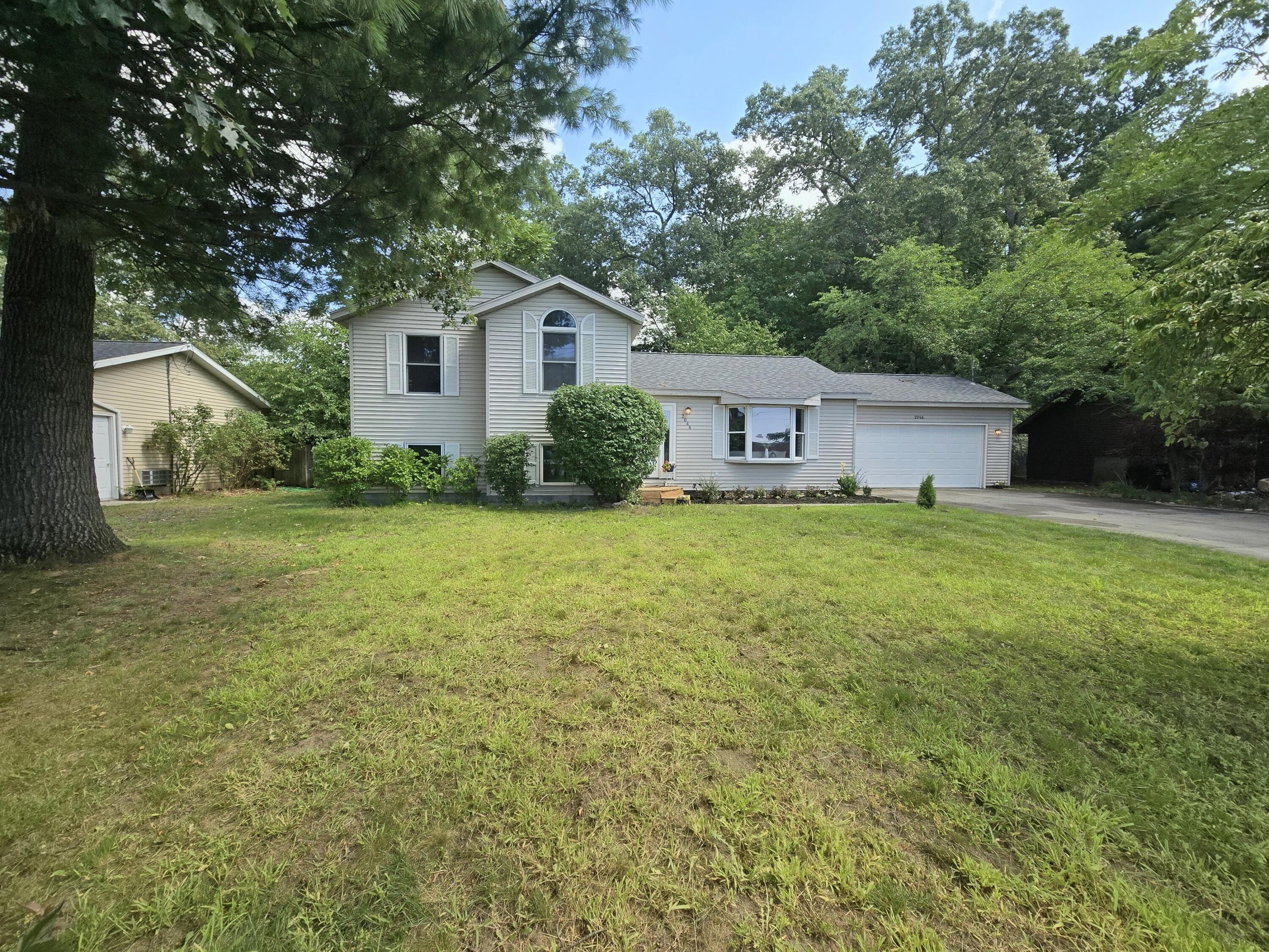 2046 N Roberts Road Muskegon MI 49445
