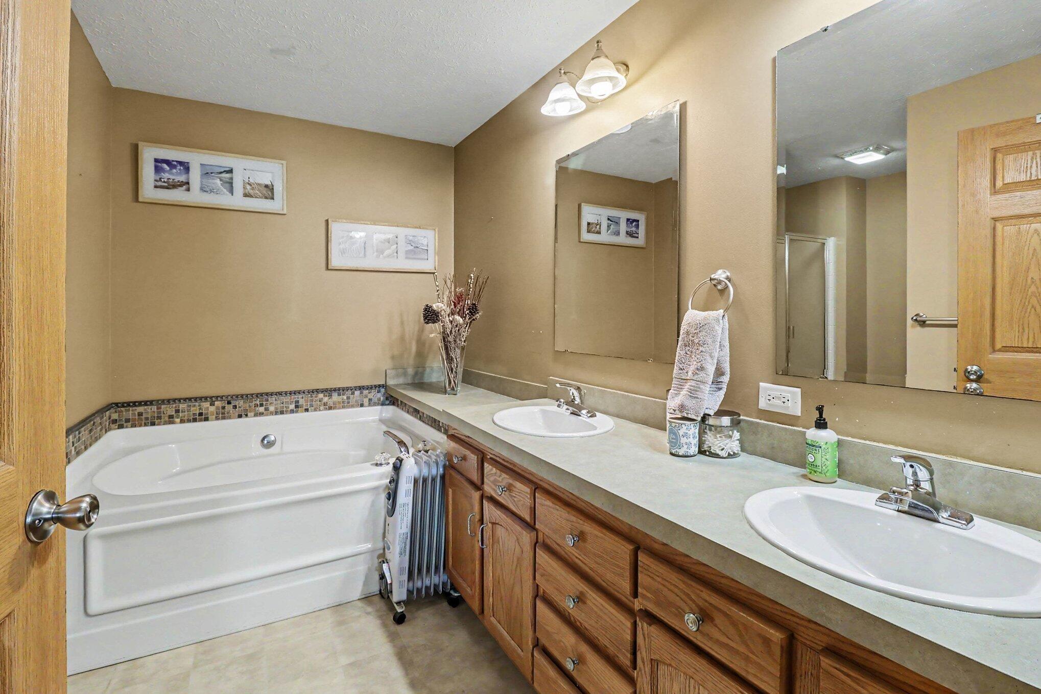 5449 W Golfside Drive Ludington MI 49431
