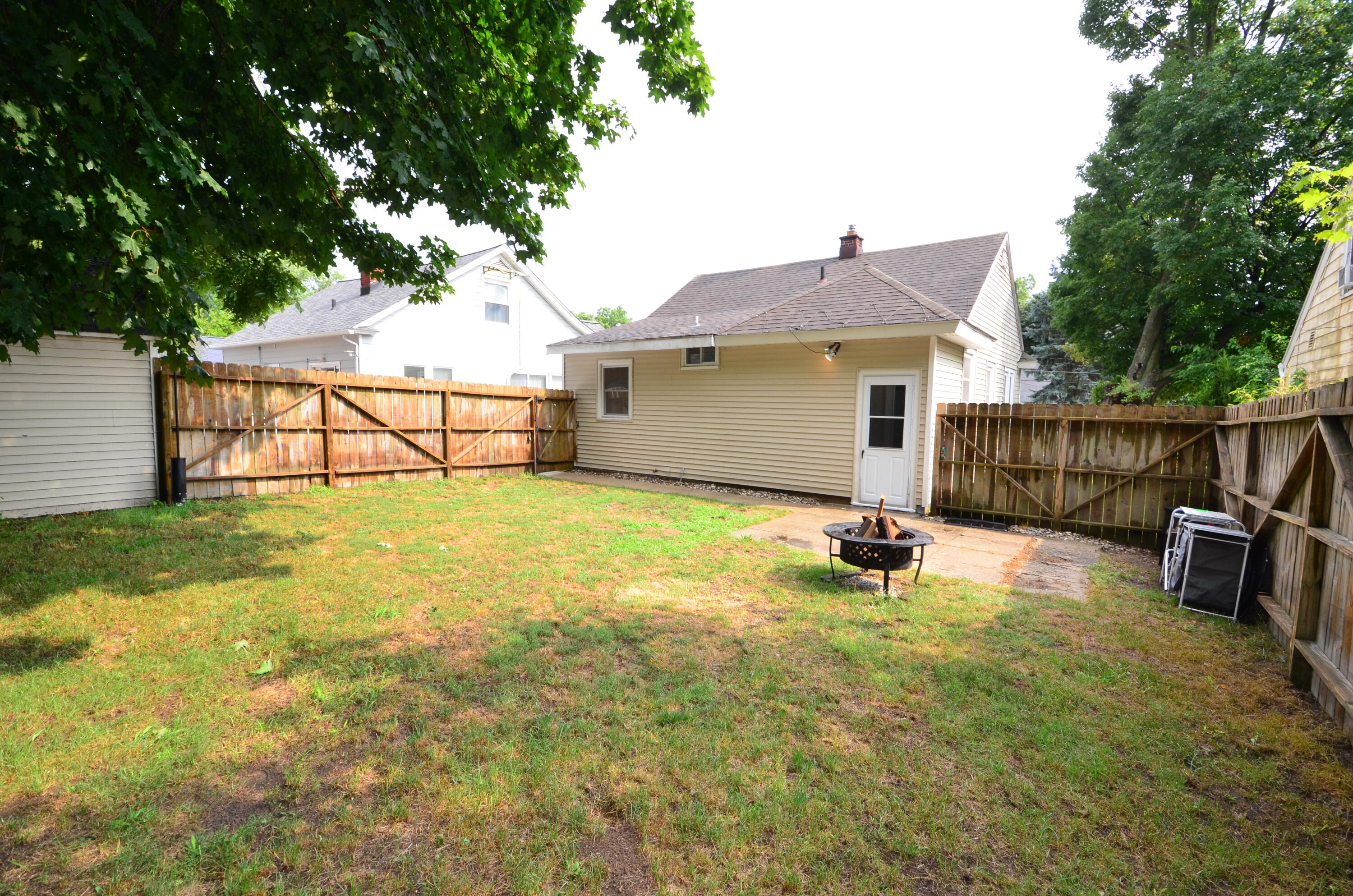 1129 Hollywood Street NE Grand Rapids MI 49505