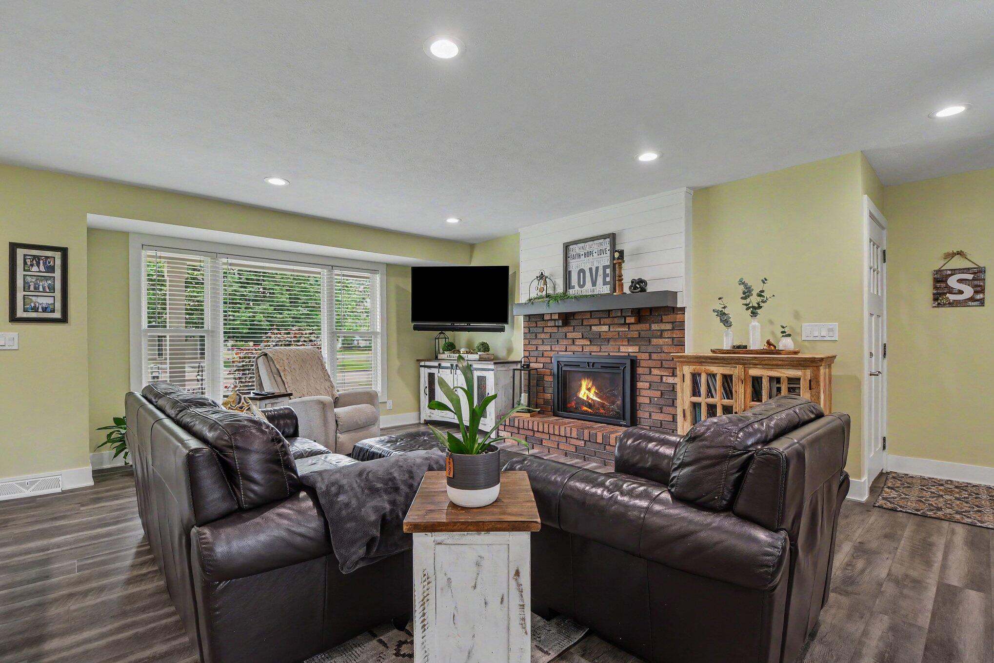 7214 Sundale Drive SE Grand Rapids MI 49548