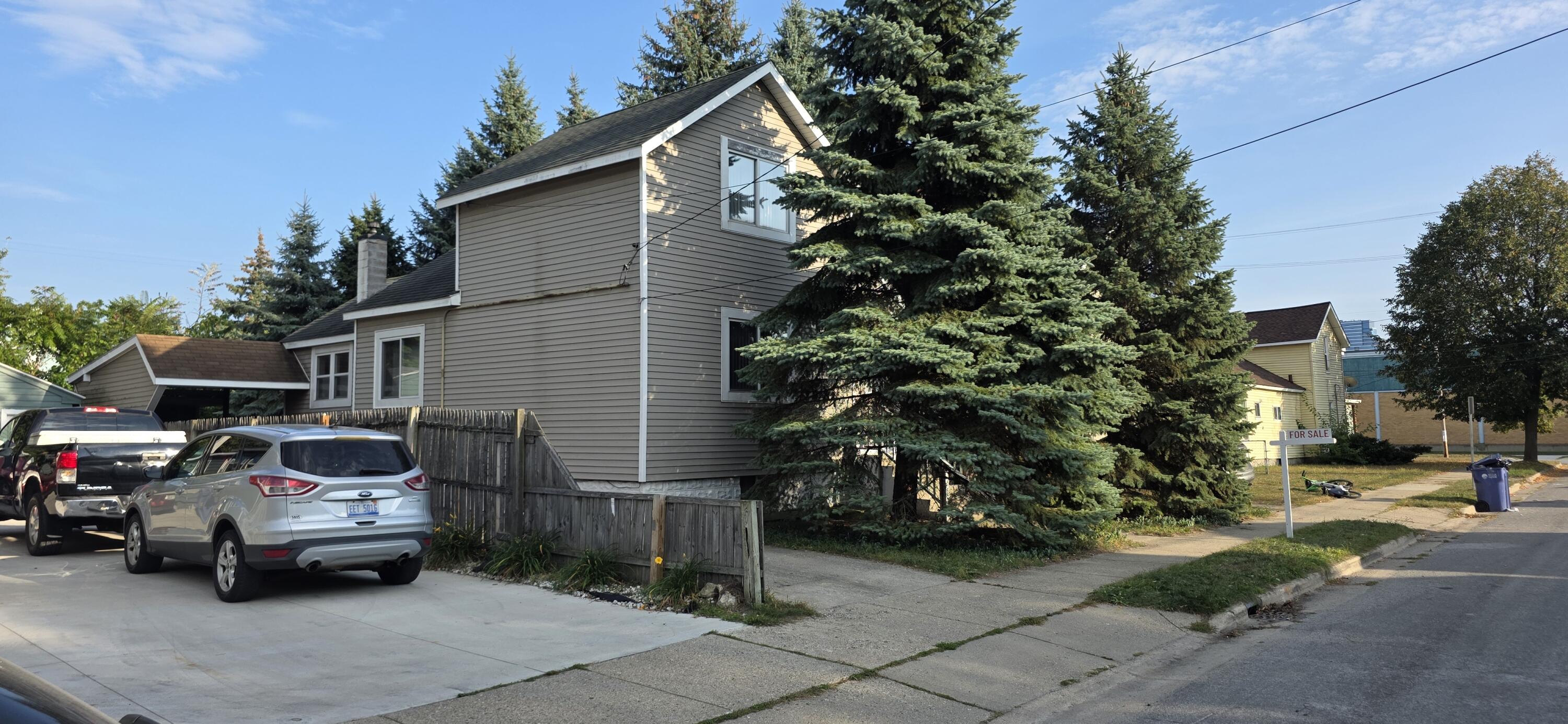 1014 Hamilton Avenue NW Grand Rapids MI 49504