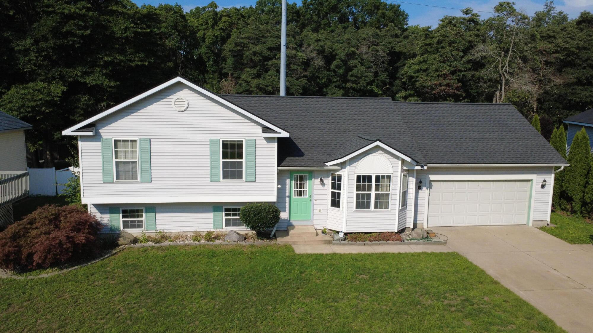 2591 W Pine Lane Holland MI 49424