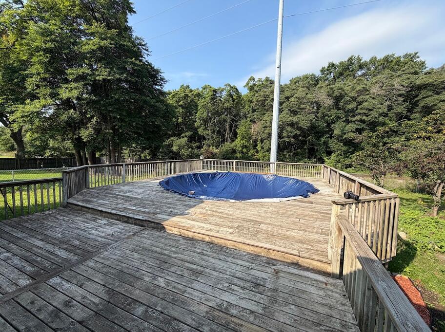 2591 W Pine Lane Holland MI 49424