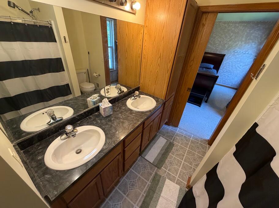 2591 W Pine Lane Holland MI 49424