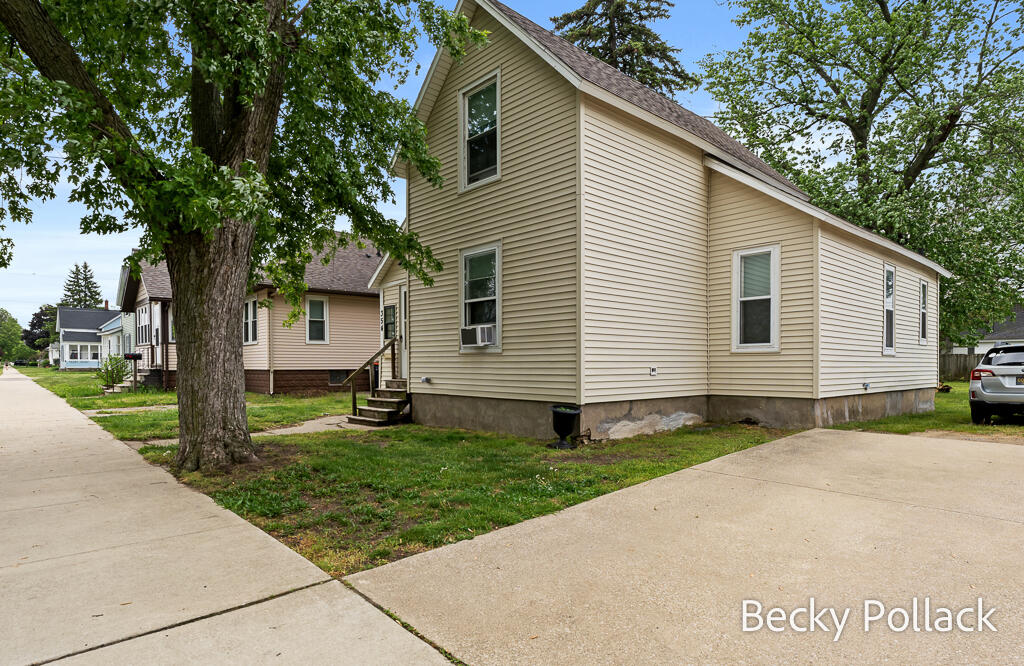 354 W 21st Street Holland MI 49423
