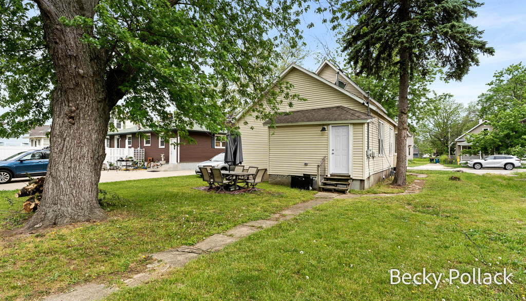 354 W 21st Street Holland MI 49423