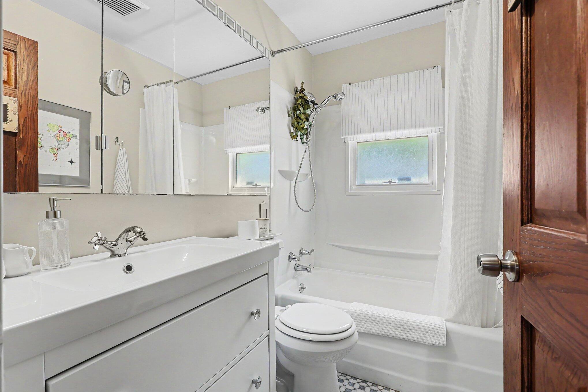 549 Colfax Avenue Grand Haven MI 49417