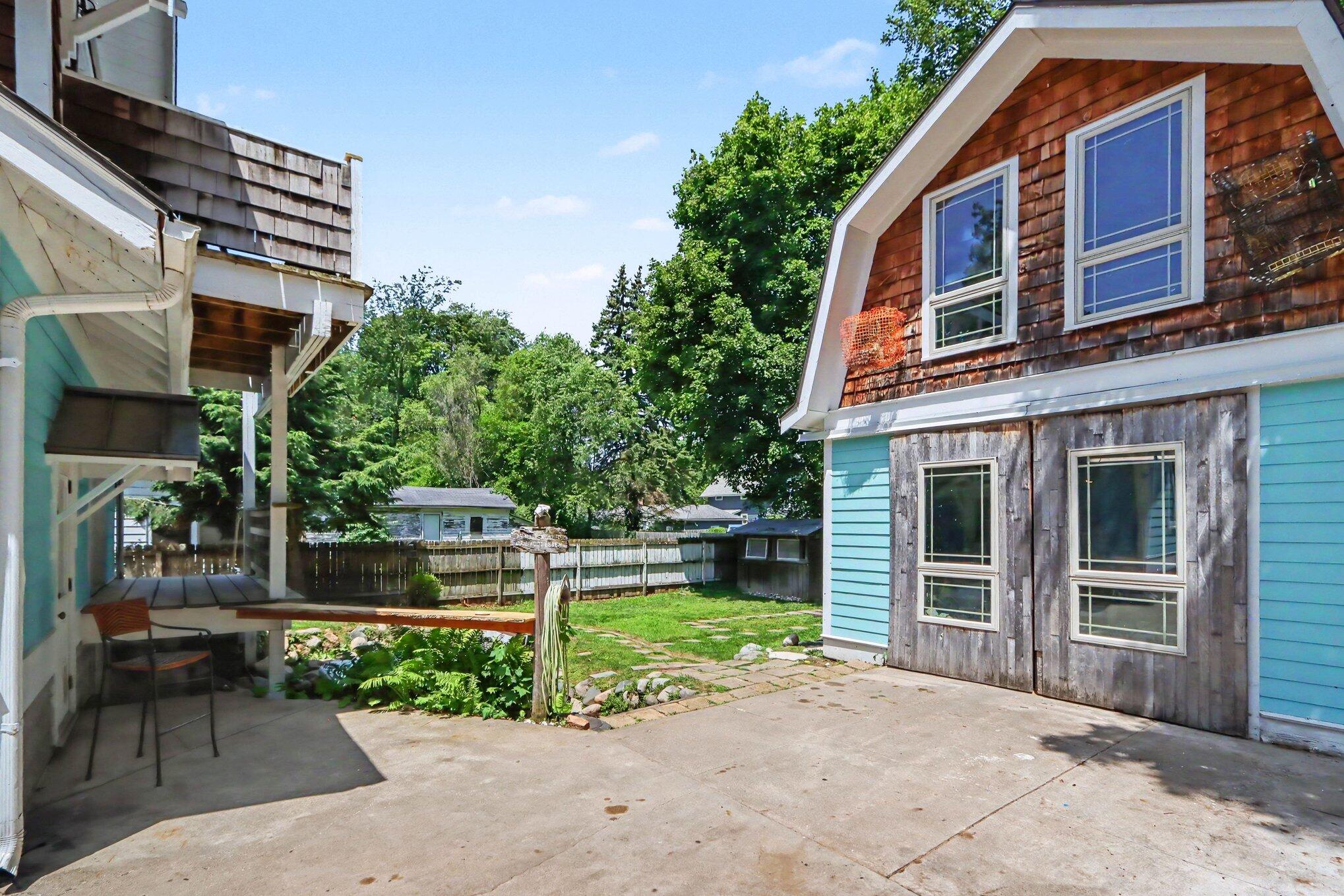 1227 E Cork Street Kalamazoo MI 49001