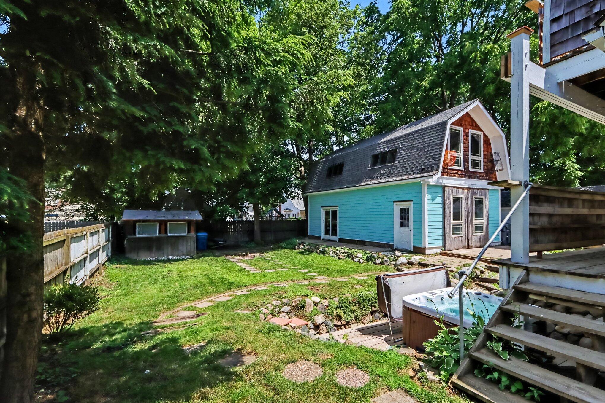 1227 E Cork Street Kalamazoo MI 49001