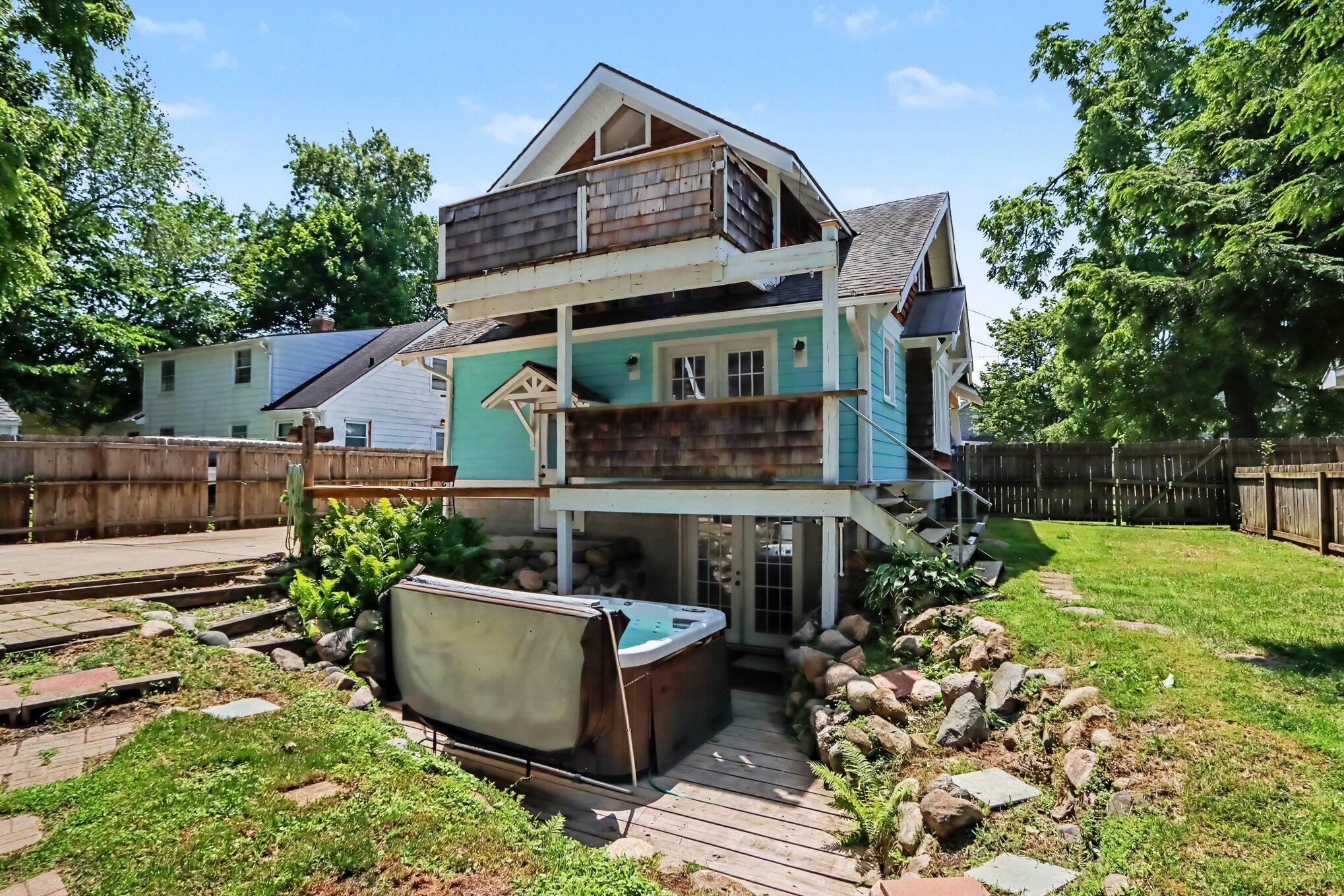 1227 E Cork Street Kalamazoo MI 49001