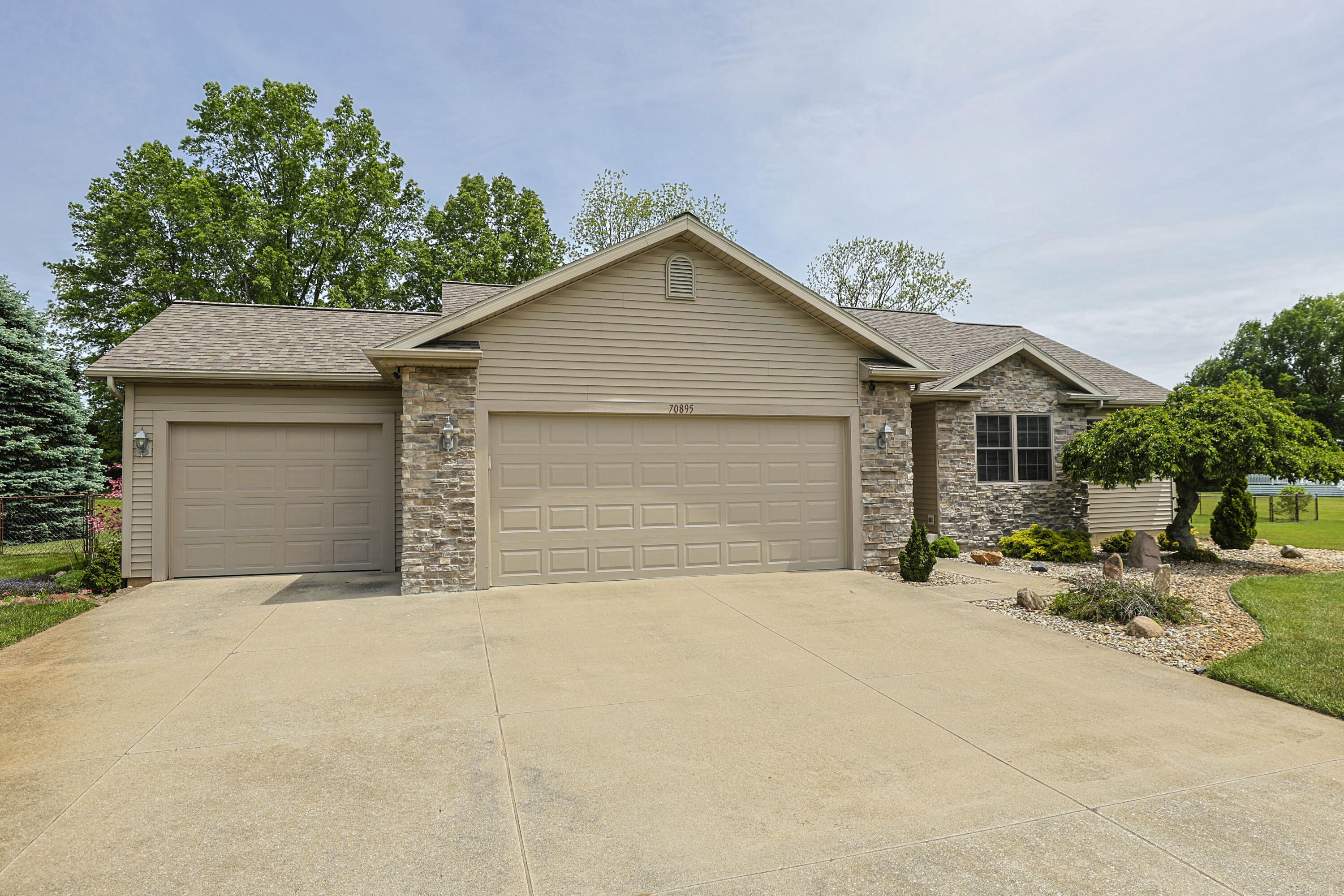 70895 Kristy Lane Edwardsburg MI 49112