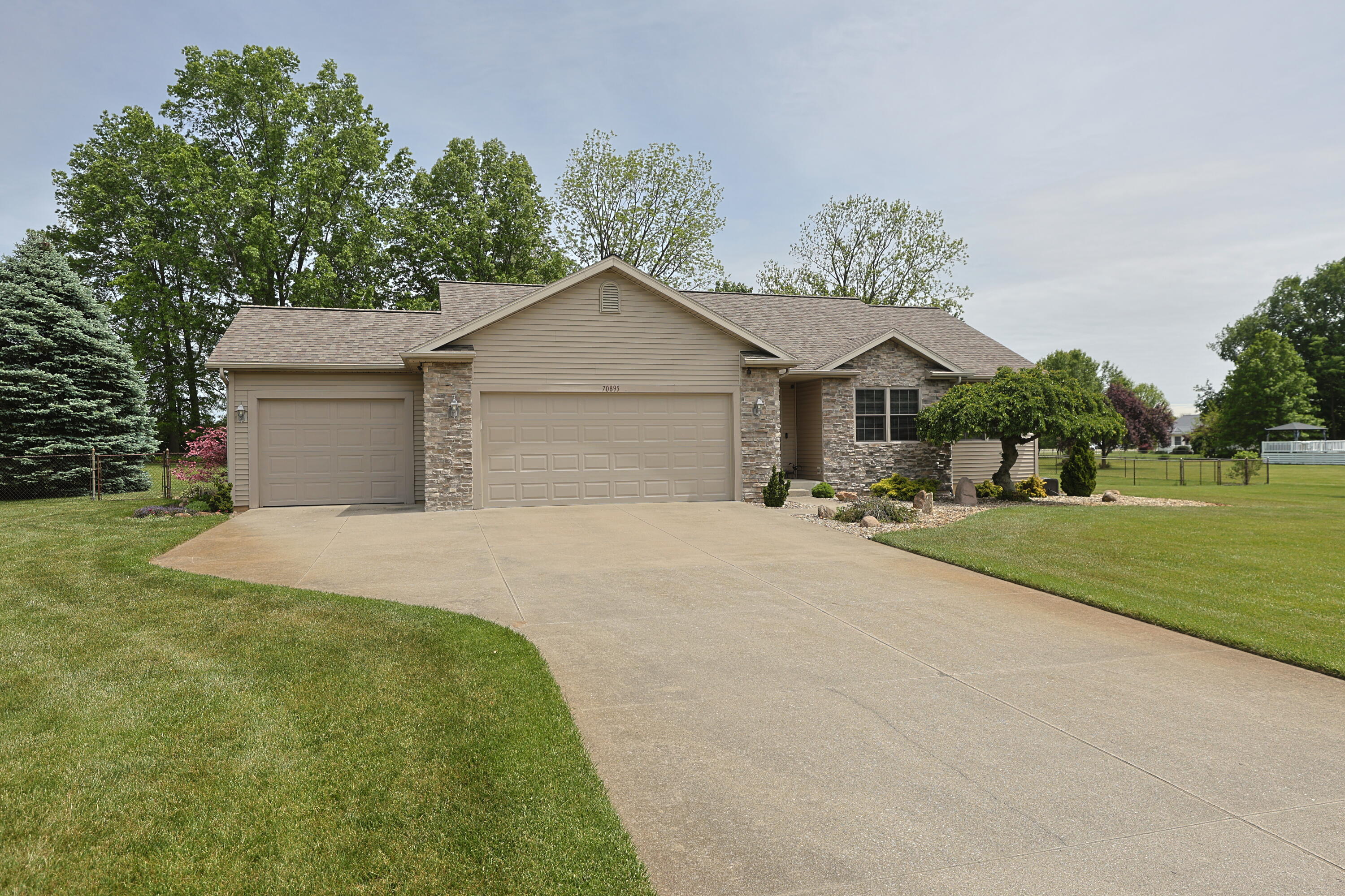 70895 Kristy Lane Edwardsburg MI 49112