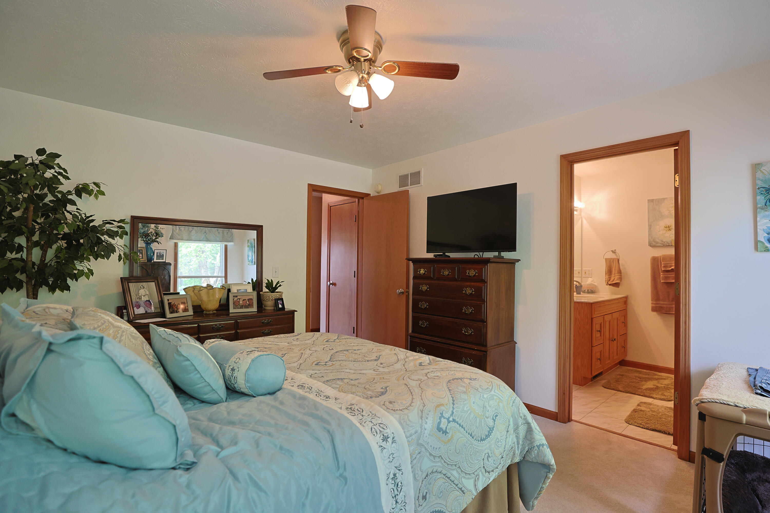 70895 Kristy Lane Edwardsburg MI 49112