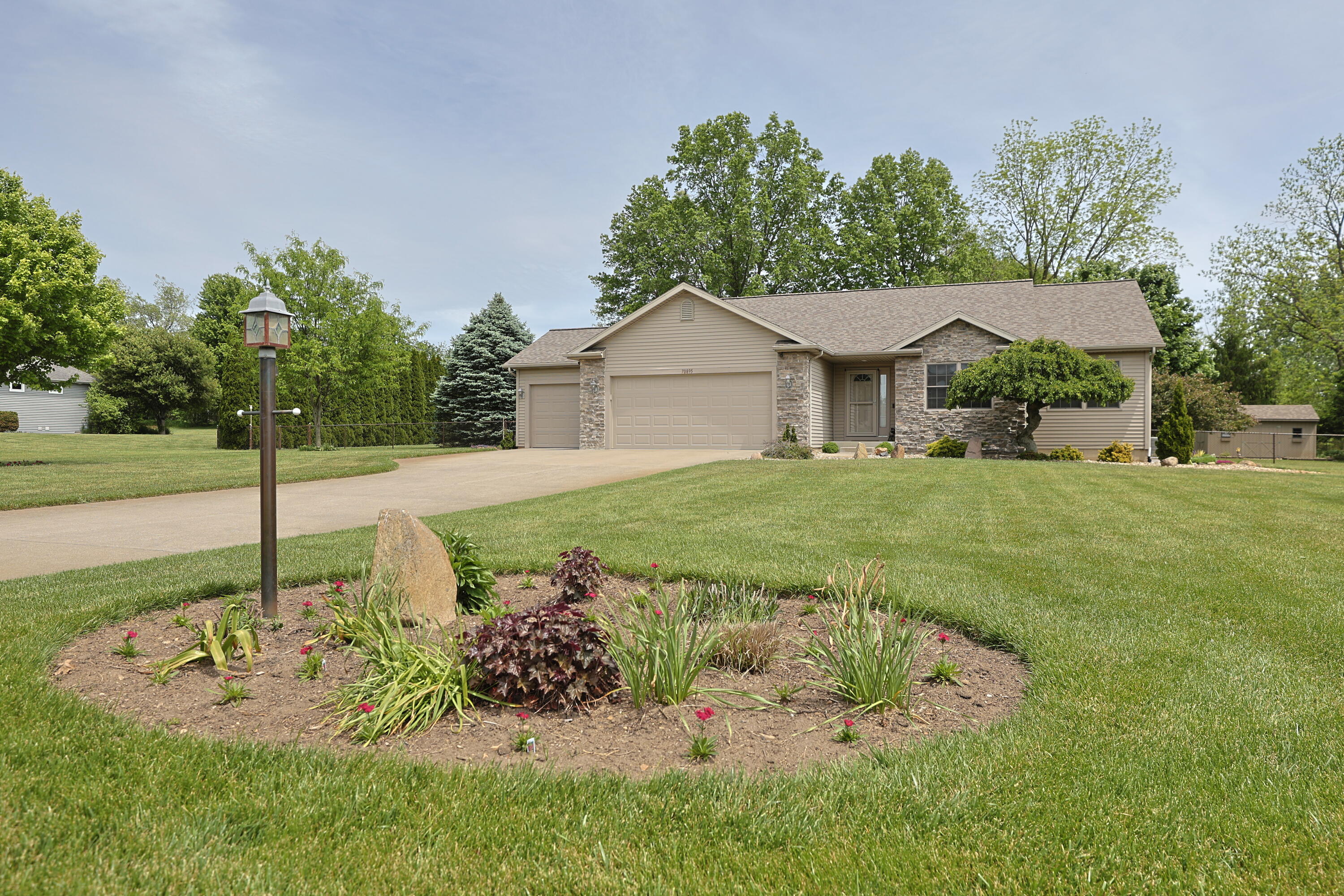 70895 Kristy Lane Edwardsburg MI 49112