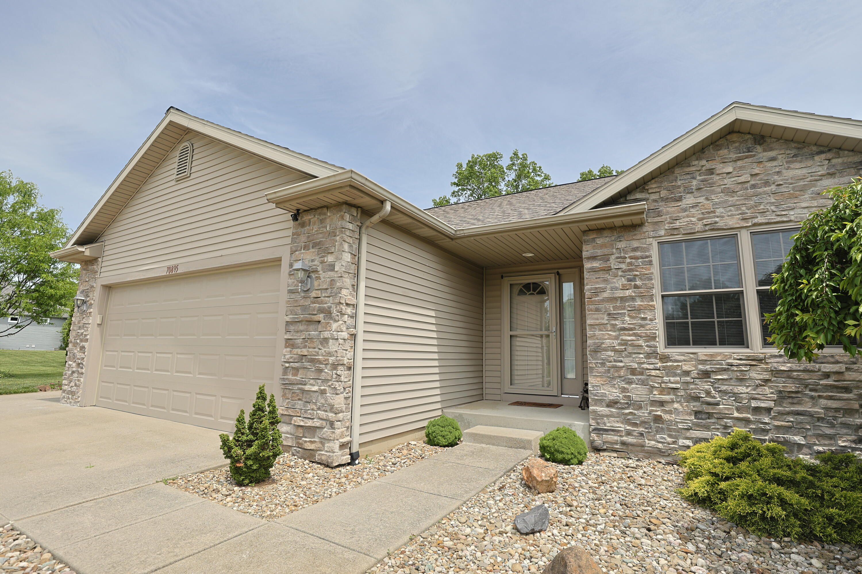 70895 Kristy Lane Edwardsburg MI 49112