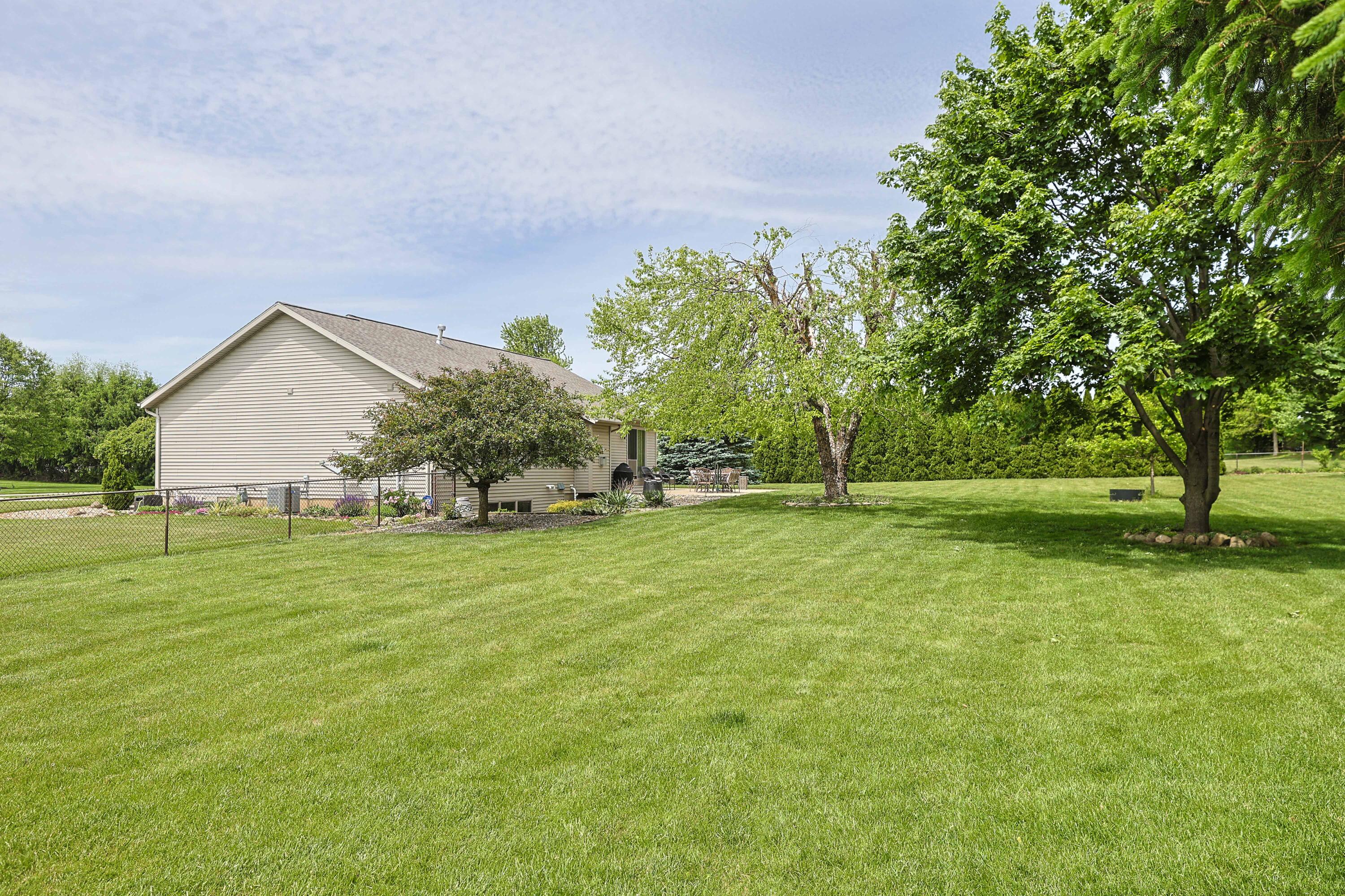 70895 Kristy Lane Edwardsburg MI 49112