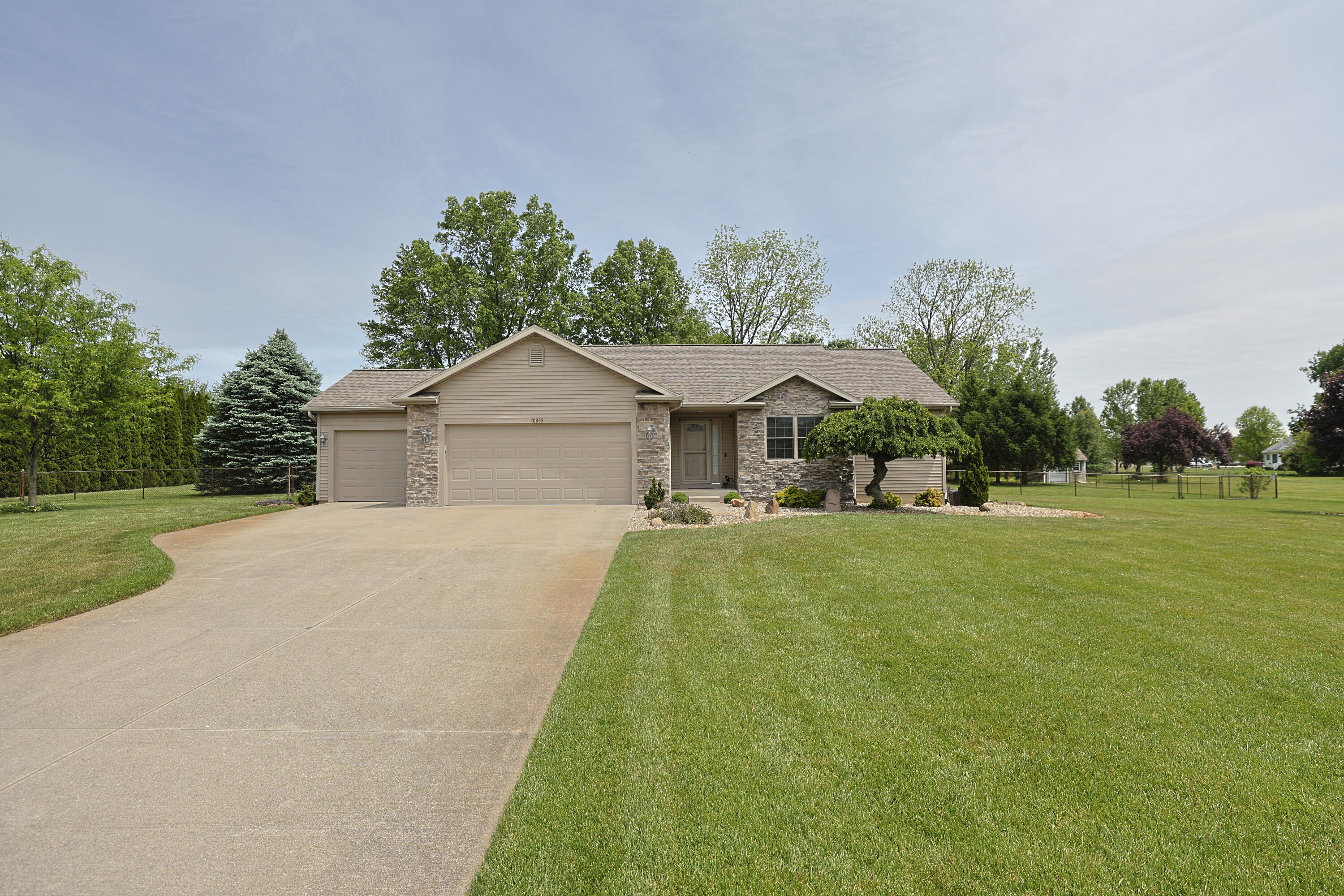 70895 Kristy Lane Edwardsburg MI 49112