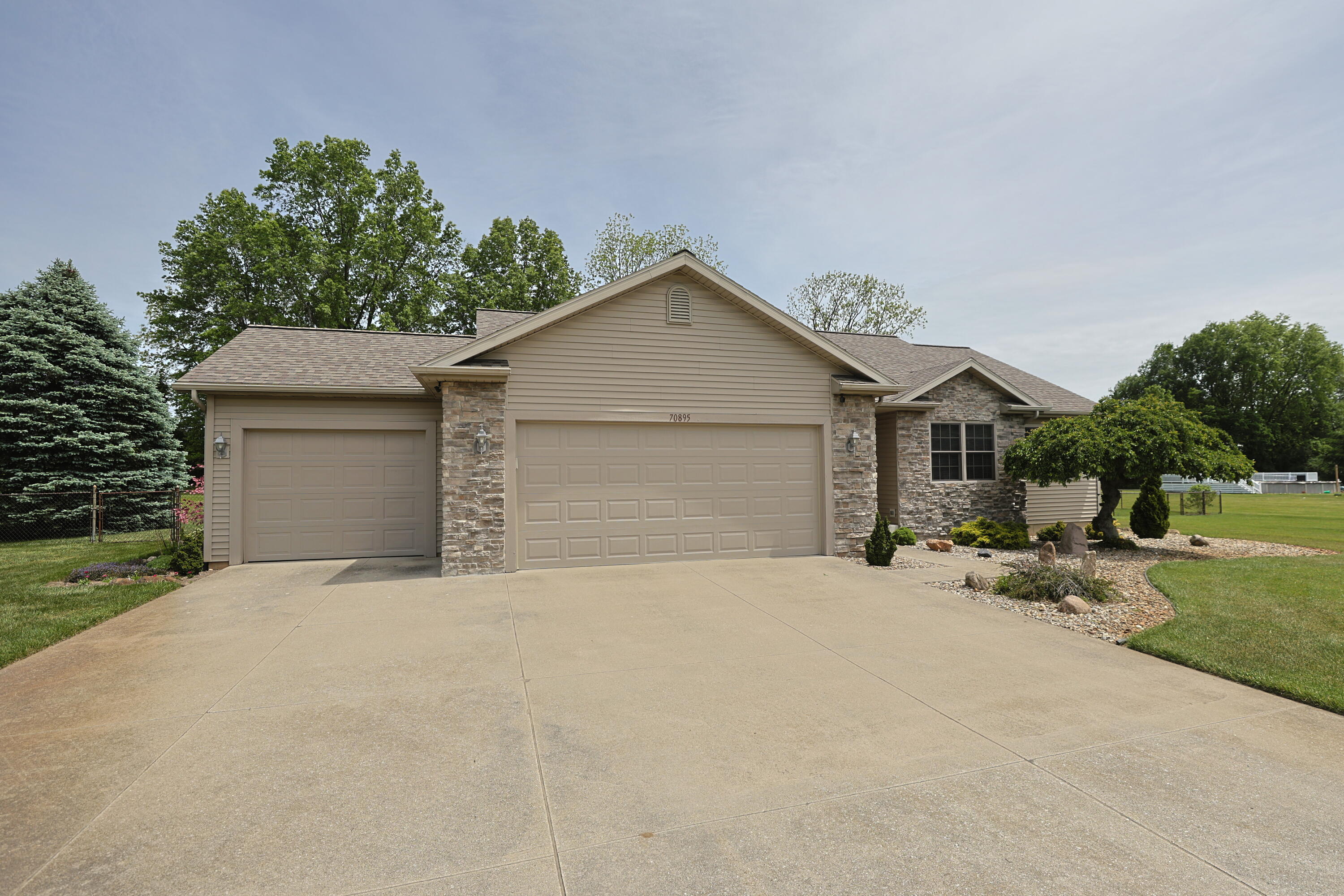 70895 Kristy Lane Edwardsburg MI 49112