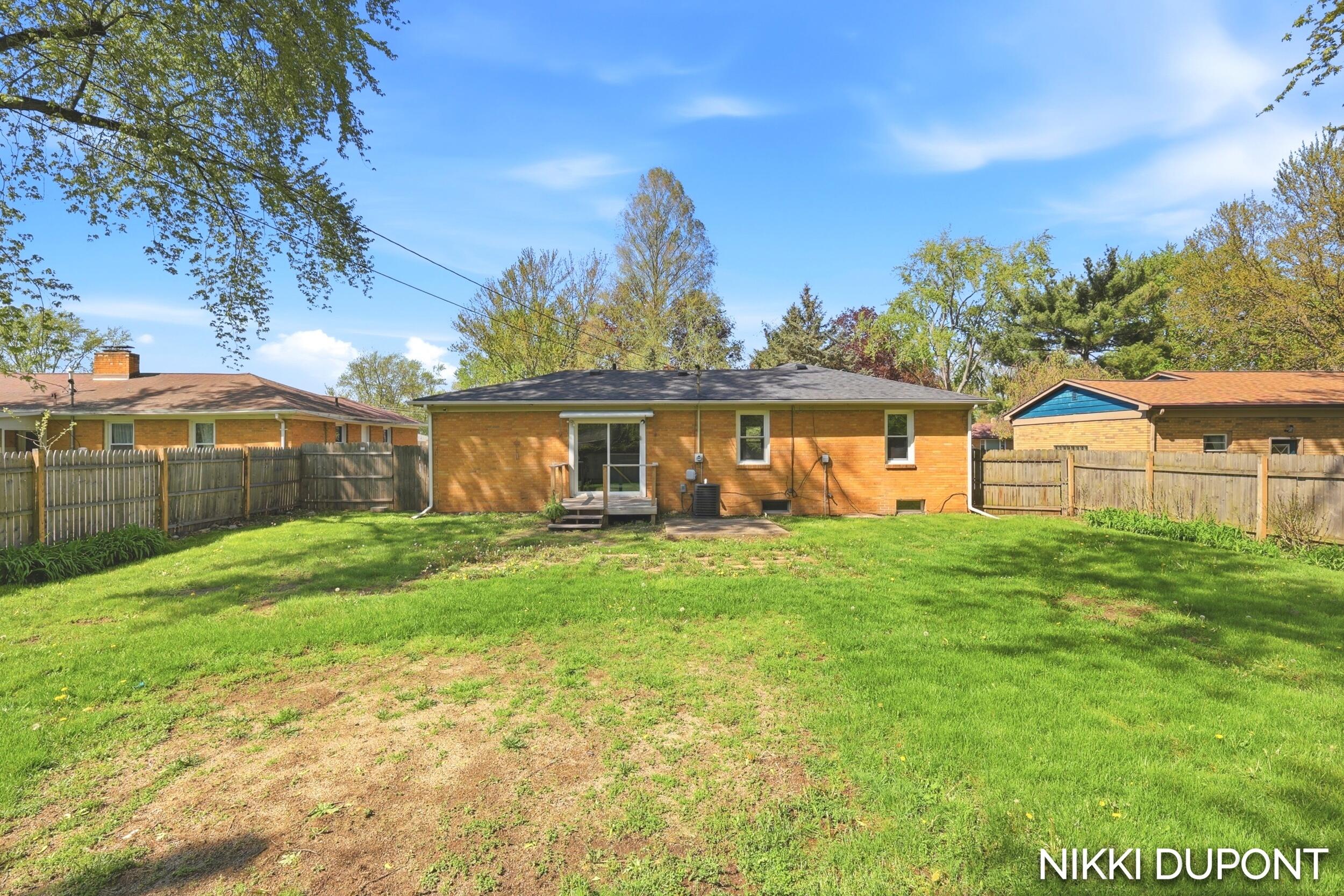 382 Dale Avenue Benton Harbor MI 49022