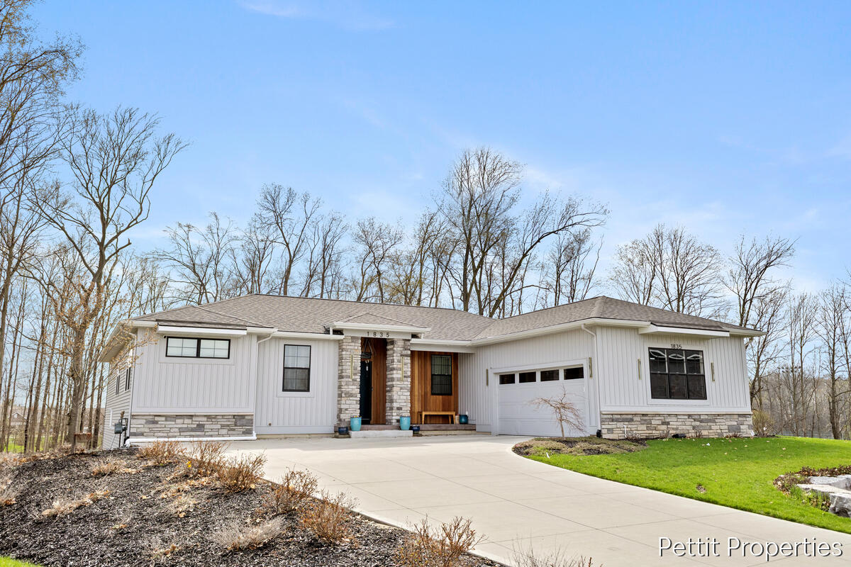 1835 Gloryfield Drive SW Byron Center MI 49315